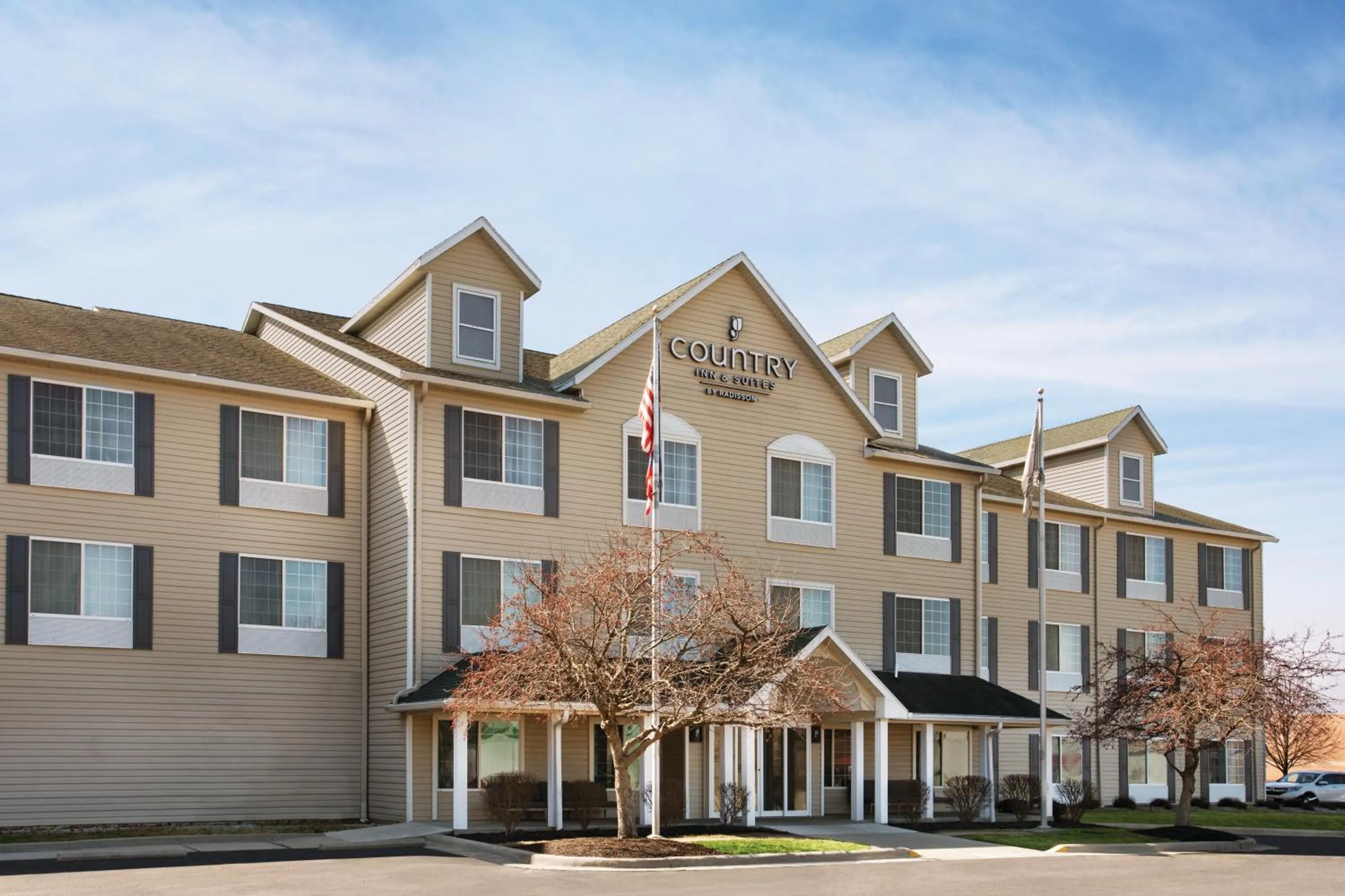 Property building in Country Inn & Suites by Radisson, Springfield, OH