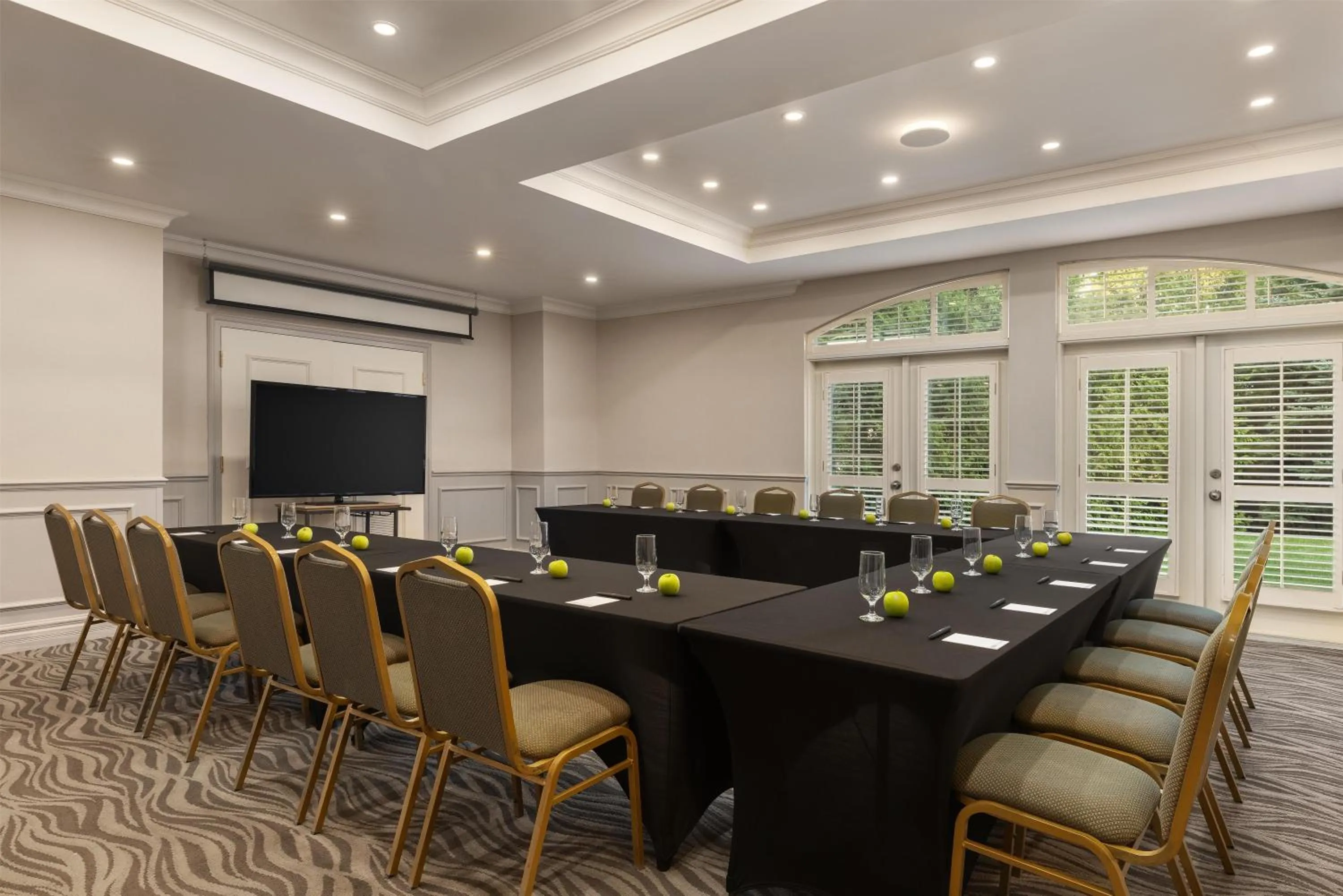 Meeting/conference room in Hotel Vallea Bromont, Tapestry Collection by Hilton