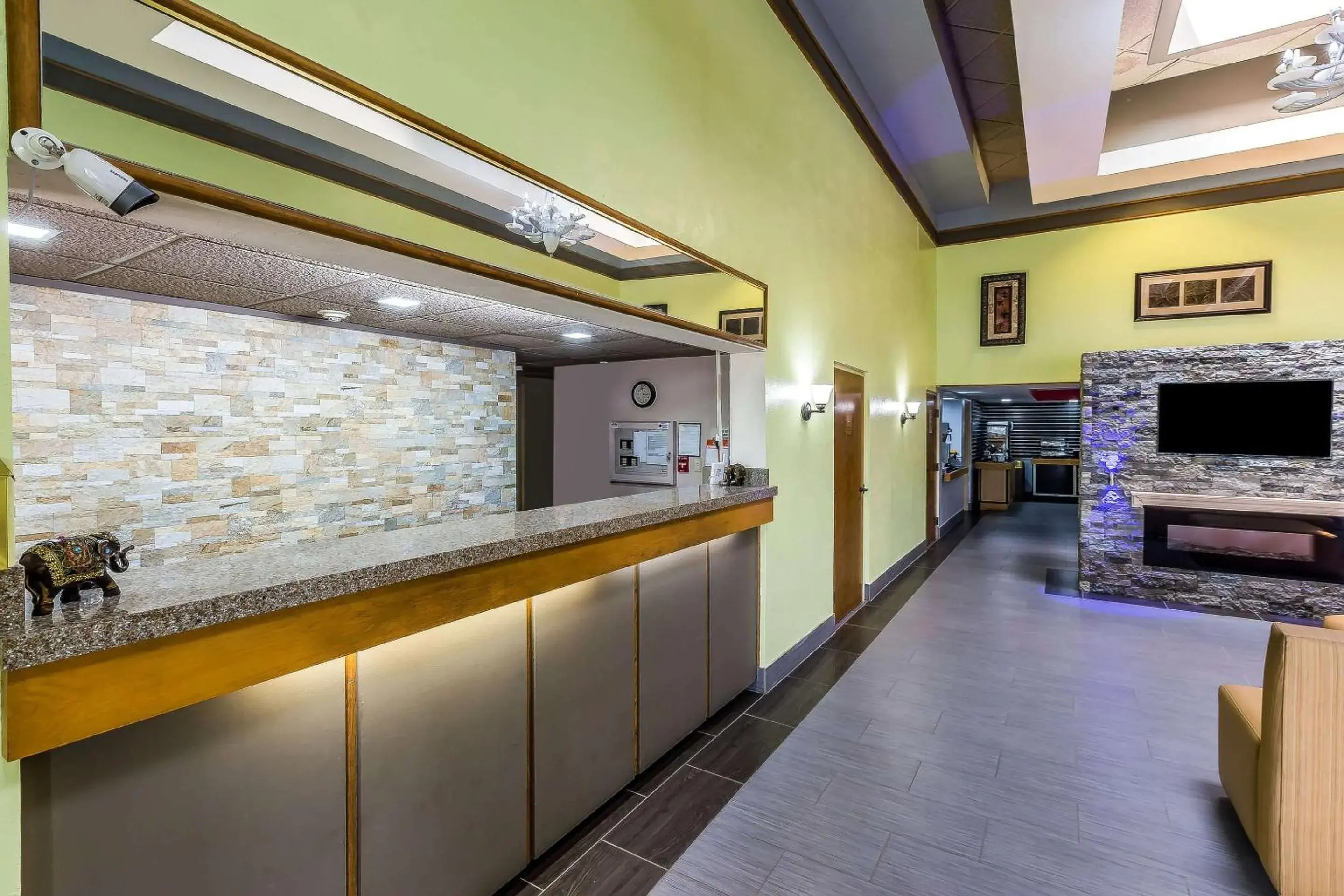 Lobby or reception in Rodeway Inn Knoxville East Lobby or reception in Rodeway Inn Knoxville East