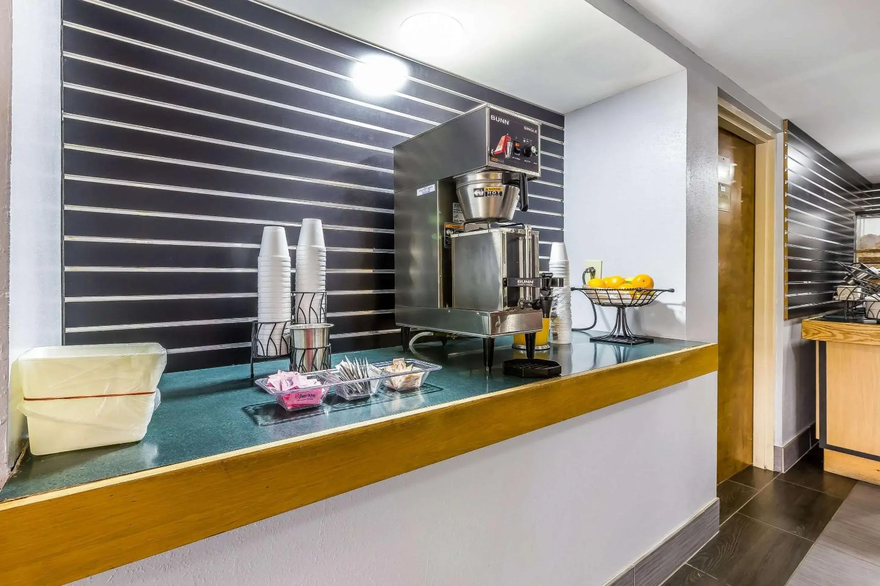 Restaurant/places to eat in Rodeway Inn Knoxville East Restaurant/places to eat in Rodeway Inn Knoxville East