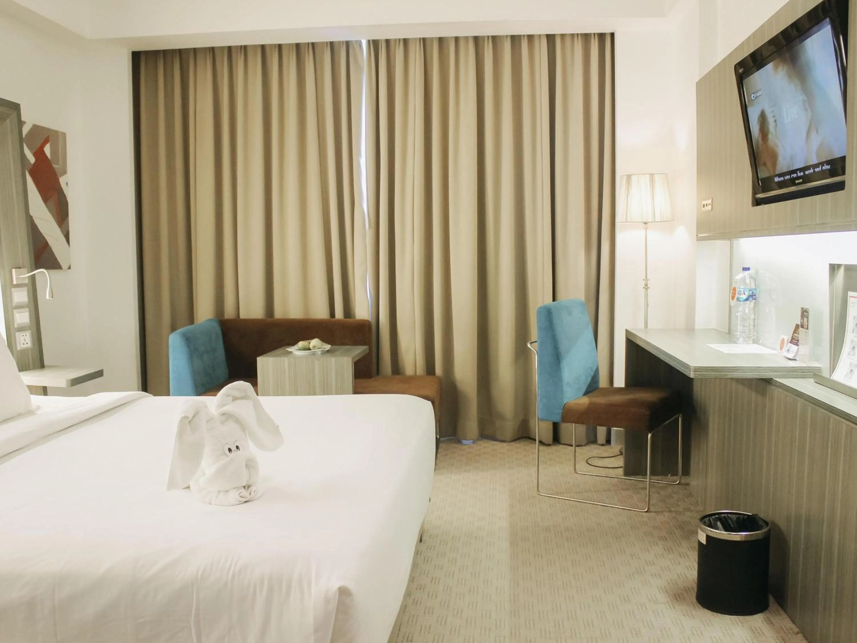 Bedroom, Bed in Novotel Bangka Hotel & Convention Center