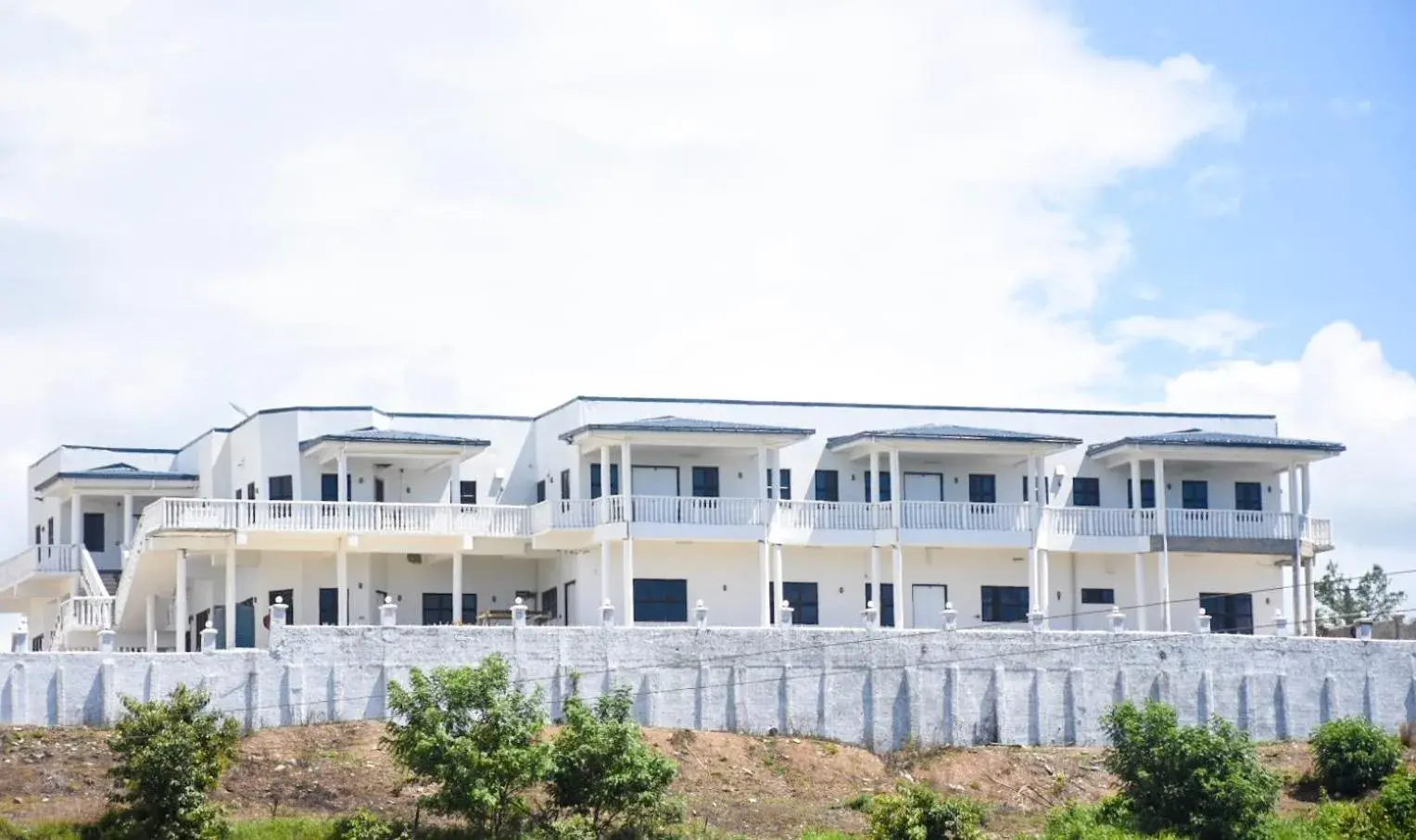 Property building in Best View Apartments Property building in Best View Apartments