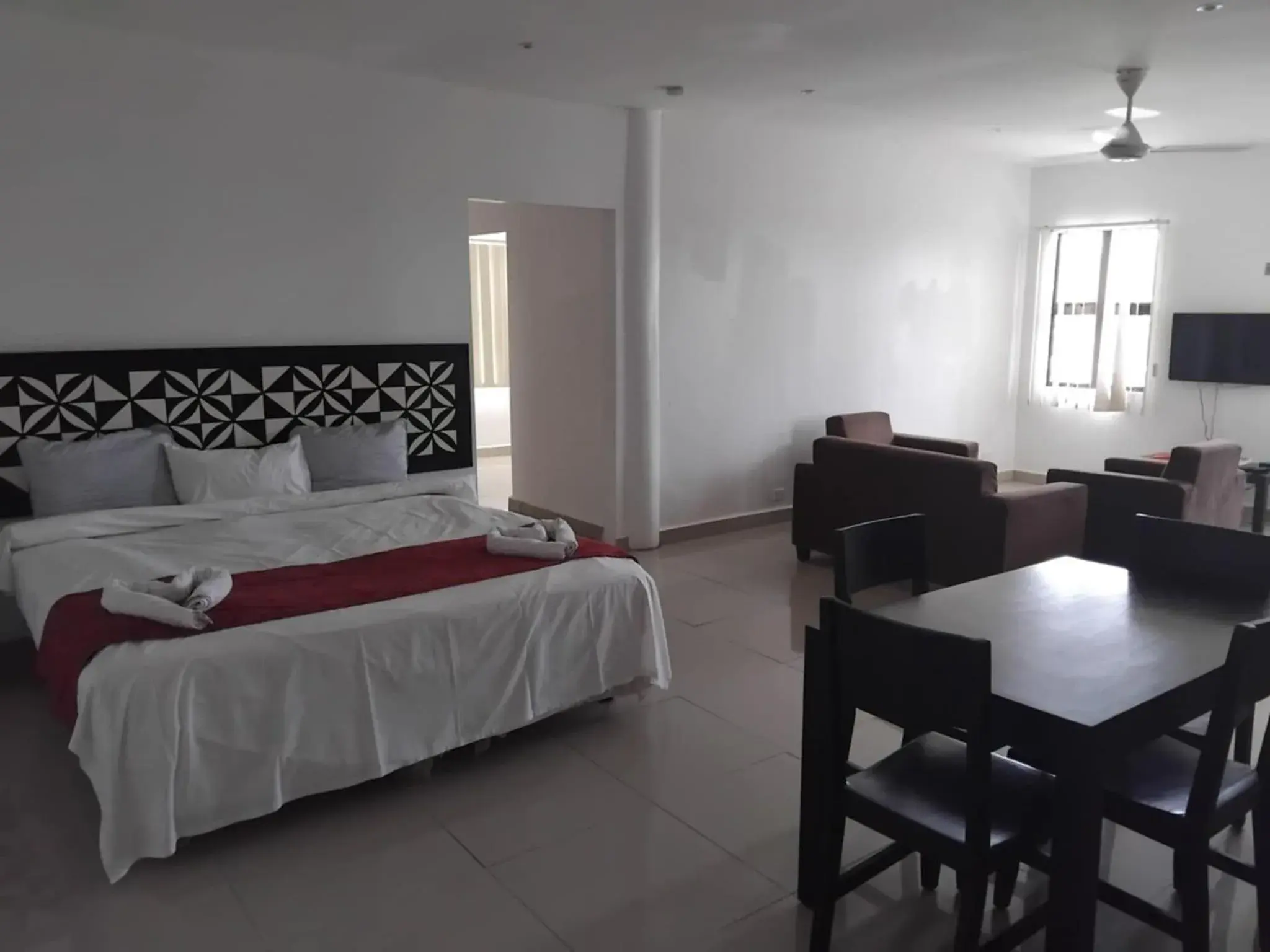 Communal lounge/ TV room, Bed in Best View Apartments Communal lounge/ TV room, Bed in Best View Apartments