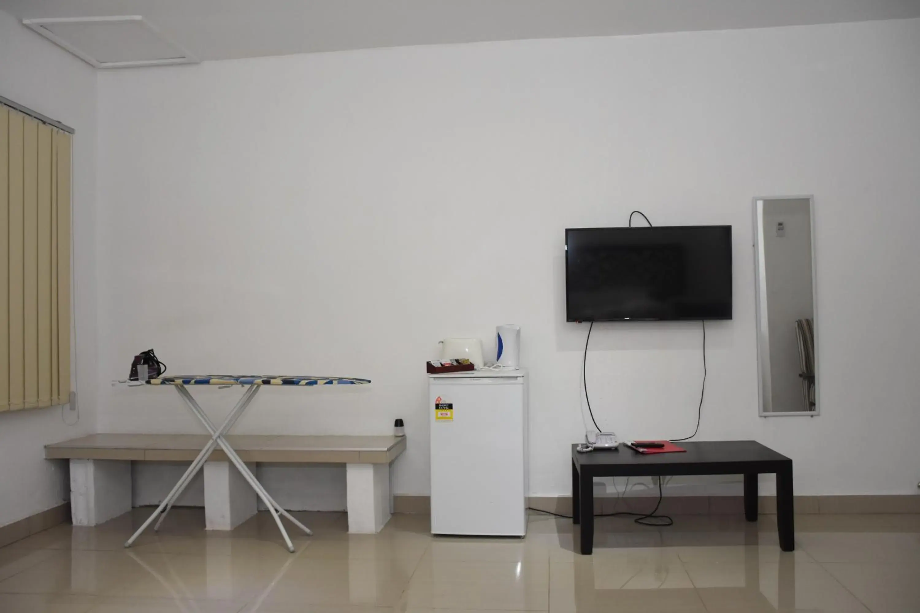 Communal lounge/ TV room in Best View Apartments Communal lounge/ TV room in Best View Apartments