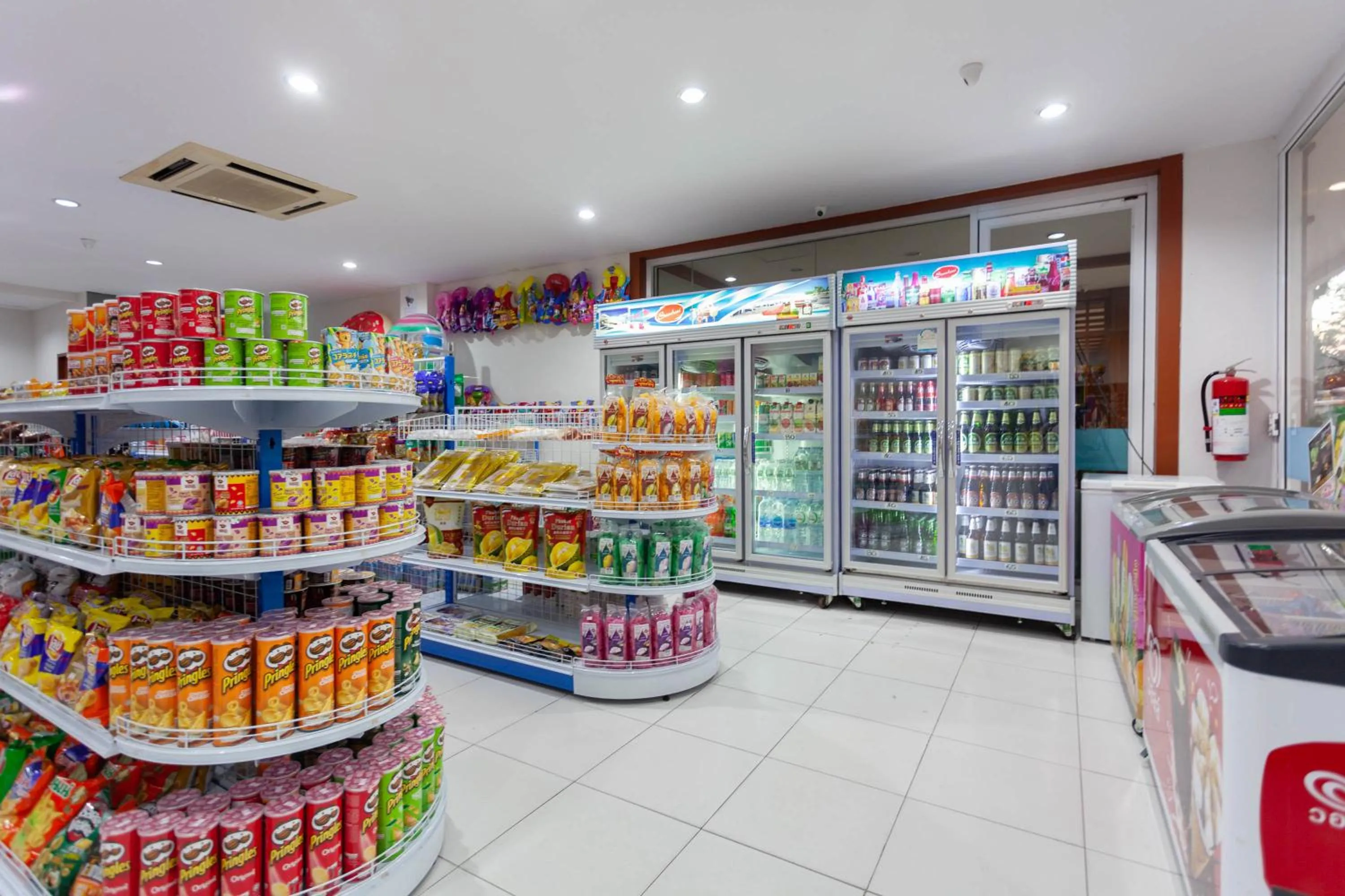 Supermarket/grocery shop in Baumancasa Beach Resort