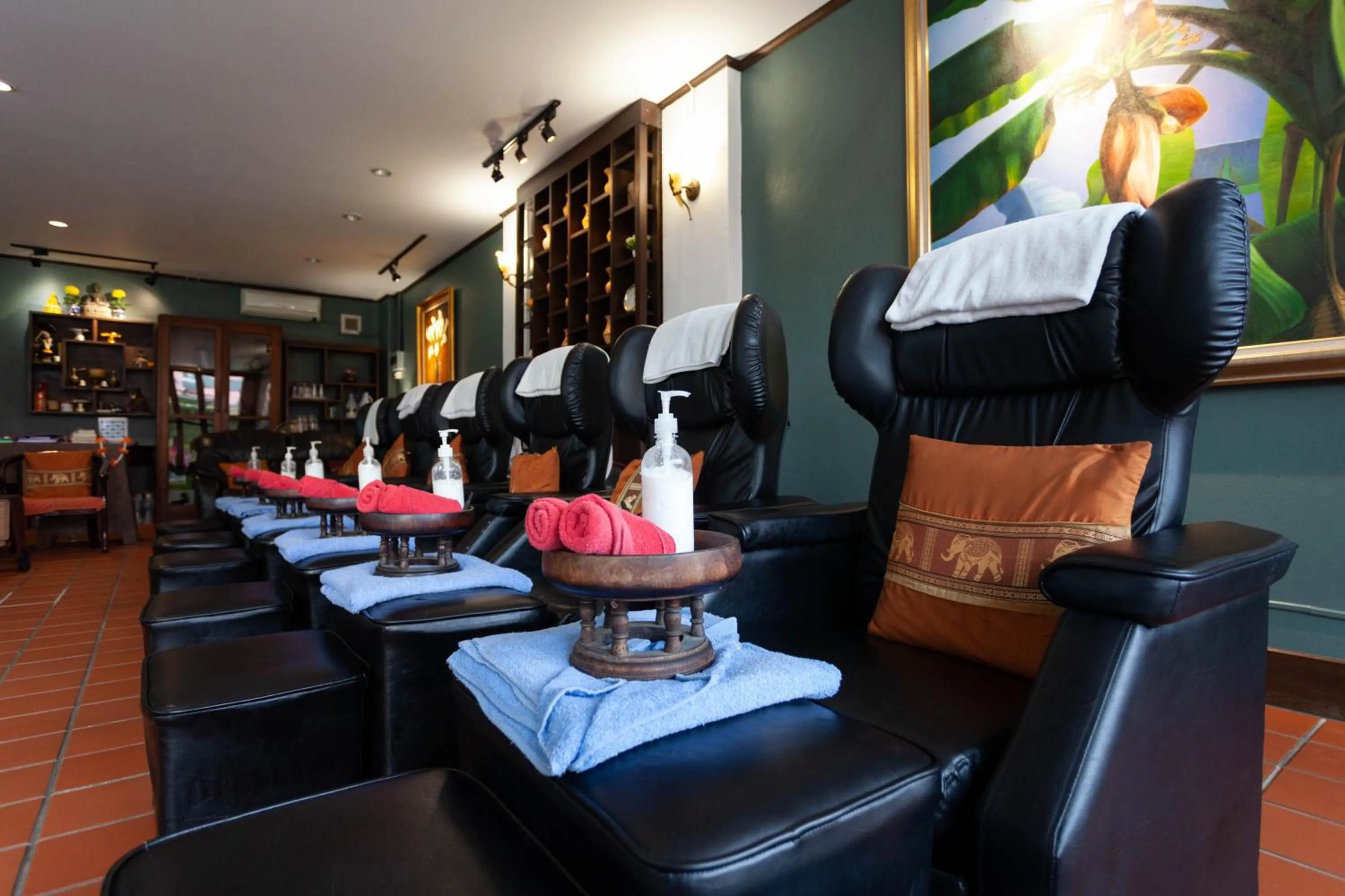 Massage in Baumancasa Beach Resort