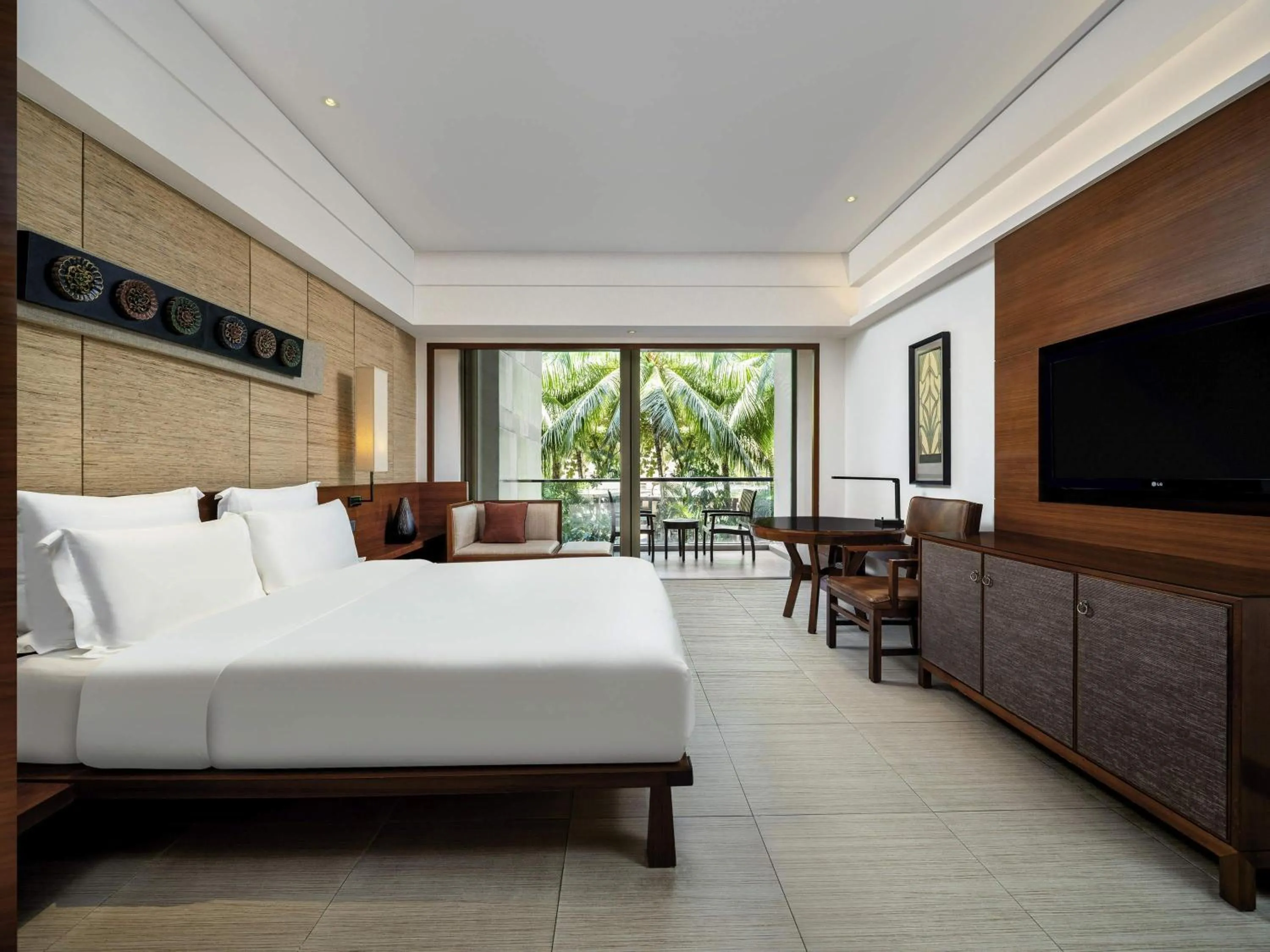 Bedroom, Bed in Pullman Oceanview Sanya Bay Resort & Spa