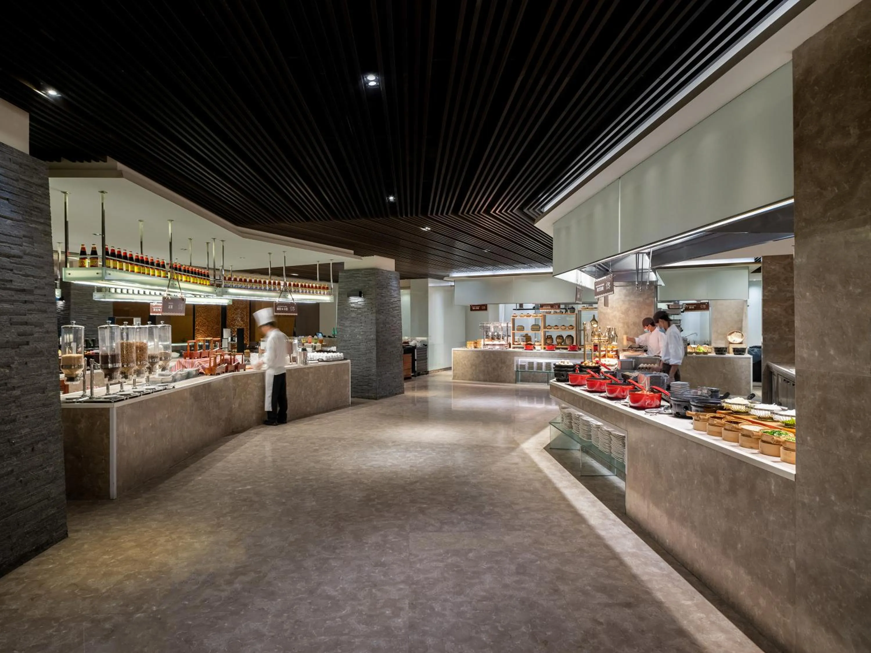 Restaurant/places to eat in Pullman Oceanview Sanya Bay Resort & Spa