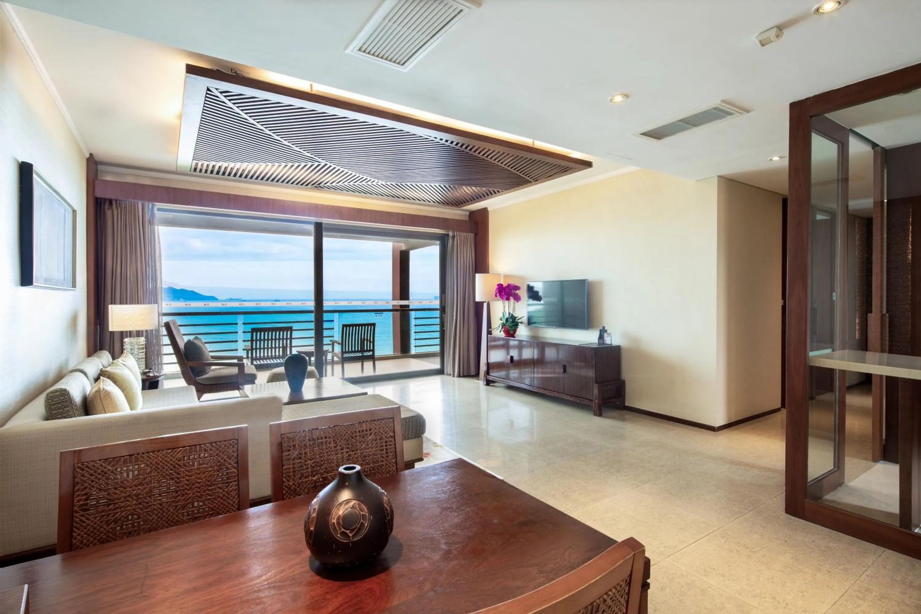 Living room in Pullman Oceanview Sanya Bay Resort & Spa