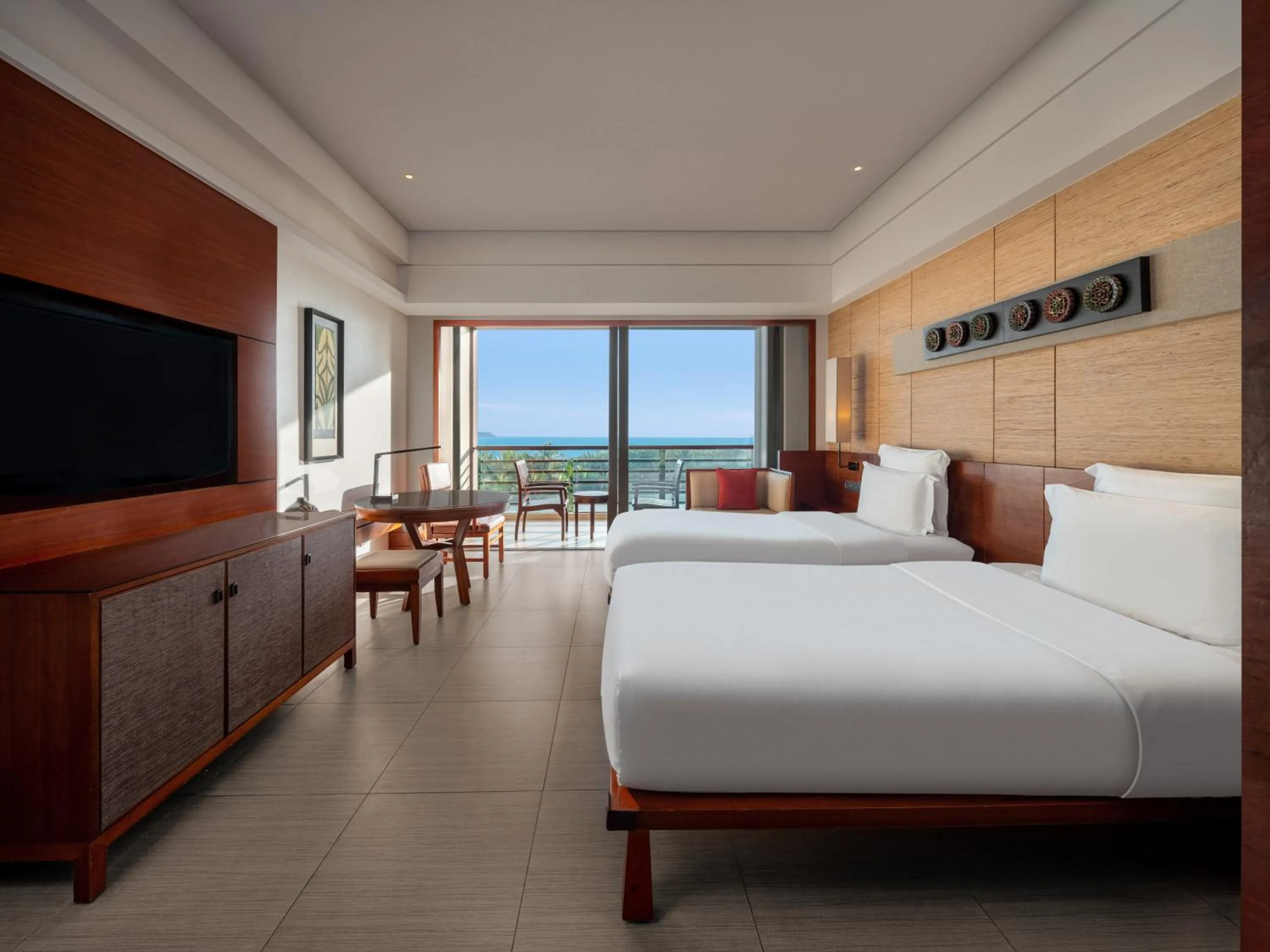 Bedroom, Bed in Pullman Oceanview Sanya Bay Resort & Spa