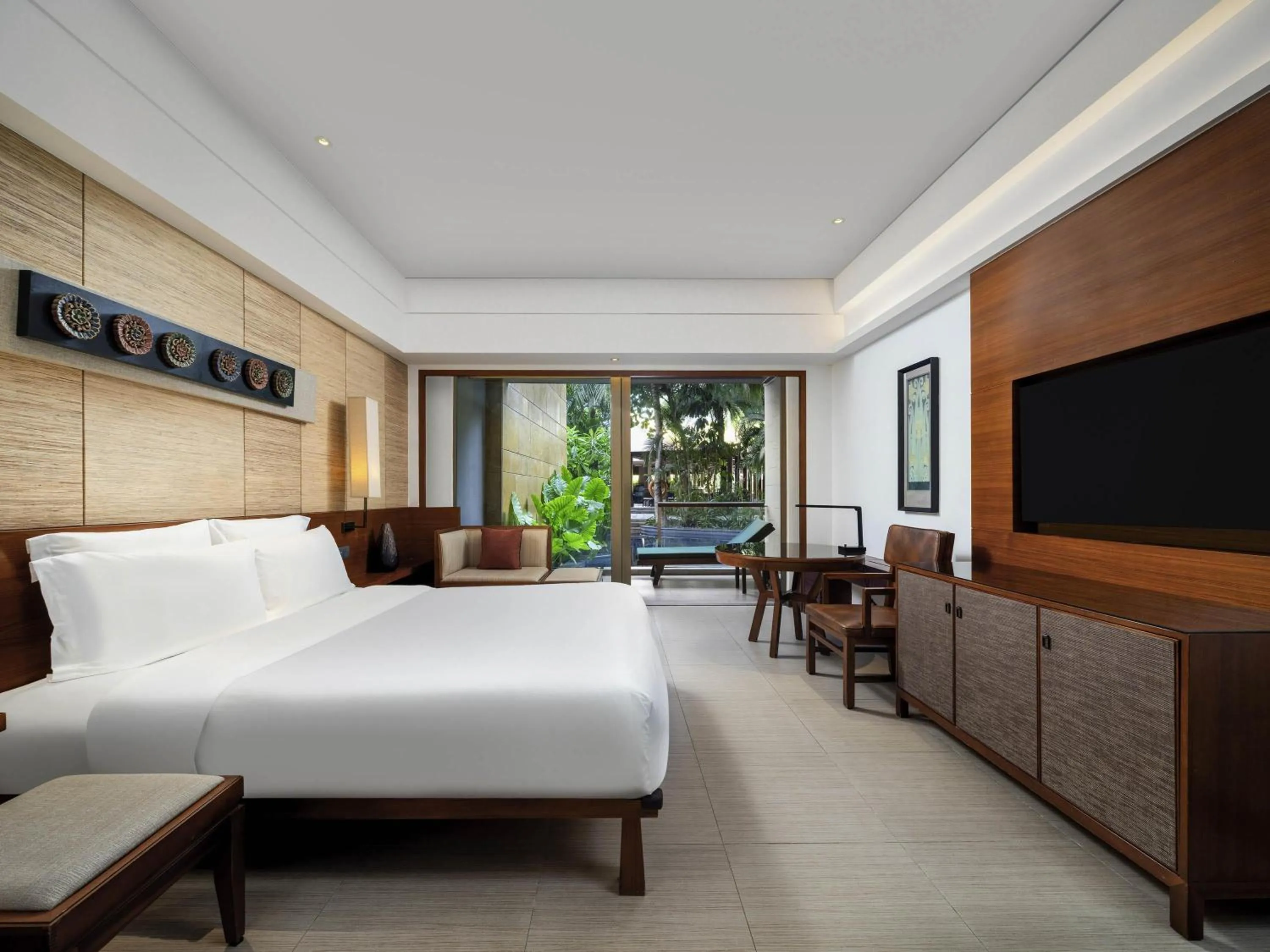 Bedroom, Bed in Pullman Oceanview Sanya Bay Resort & Spa
