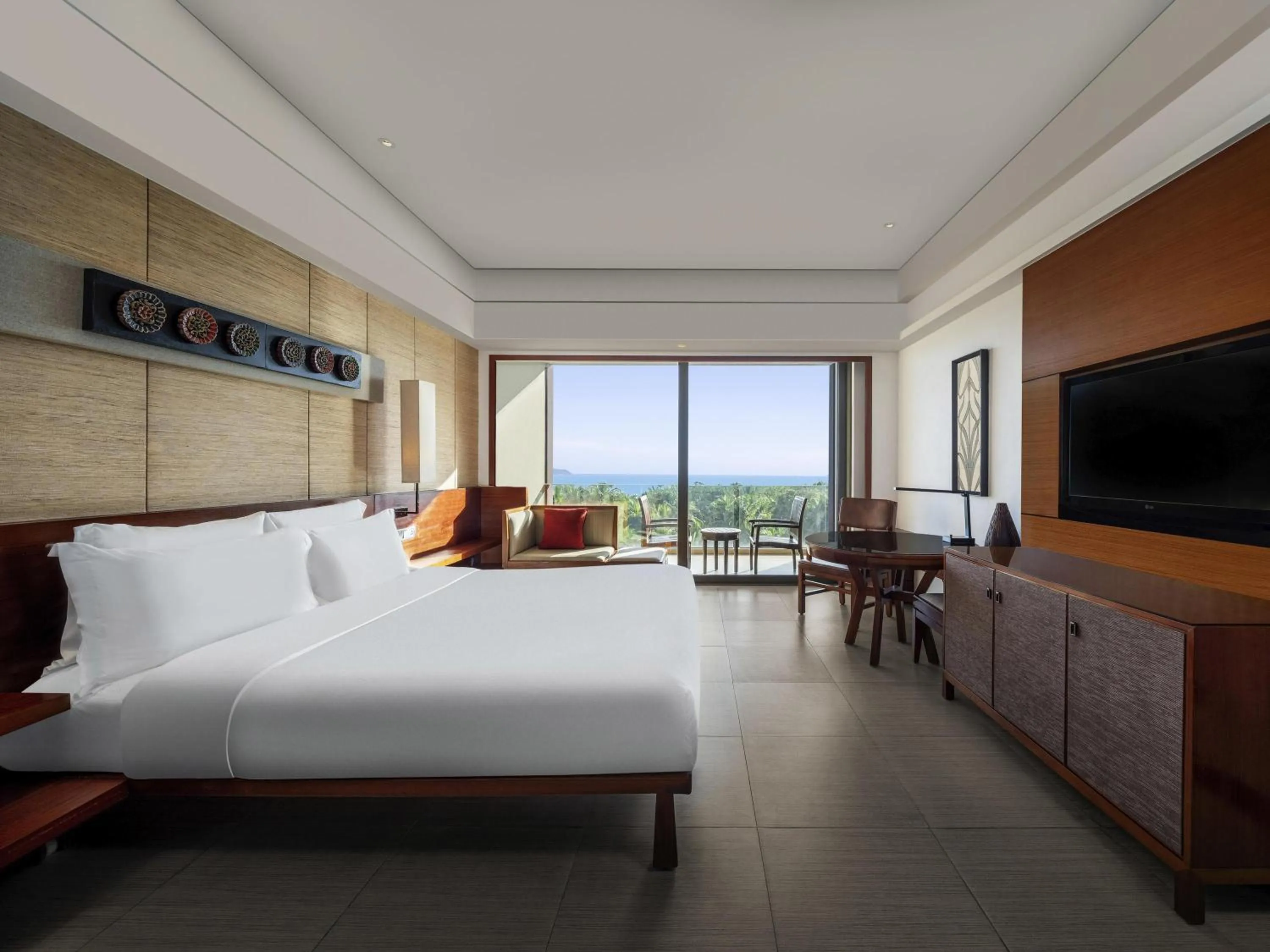 Bedroom, Bed in Pullman Oceanview Sanya Bay Resort & Spa