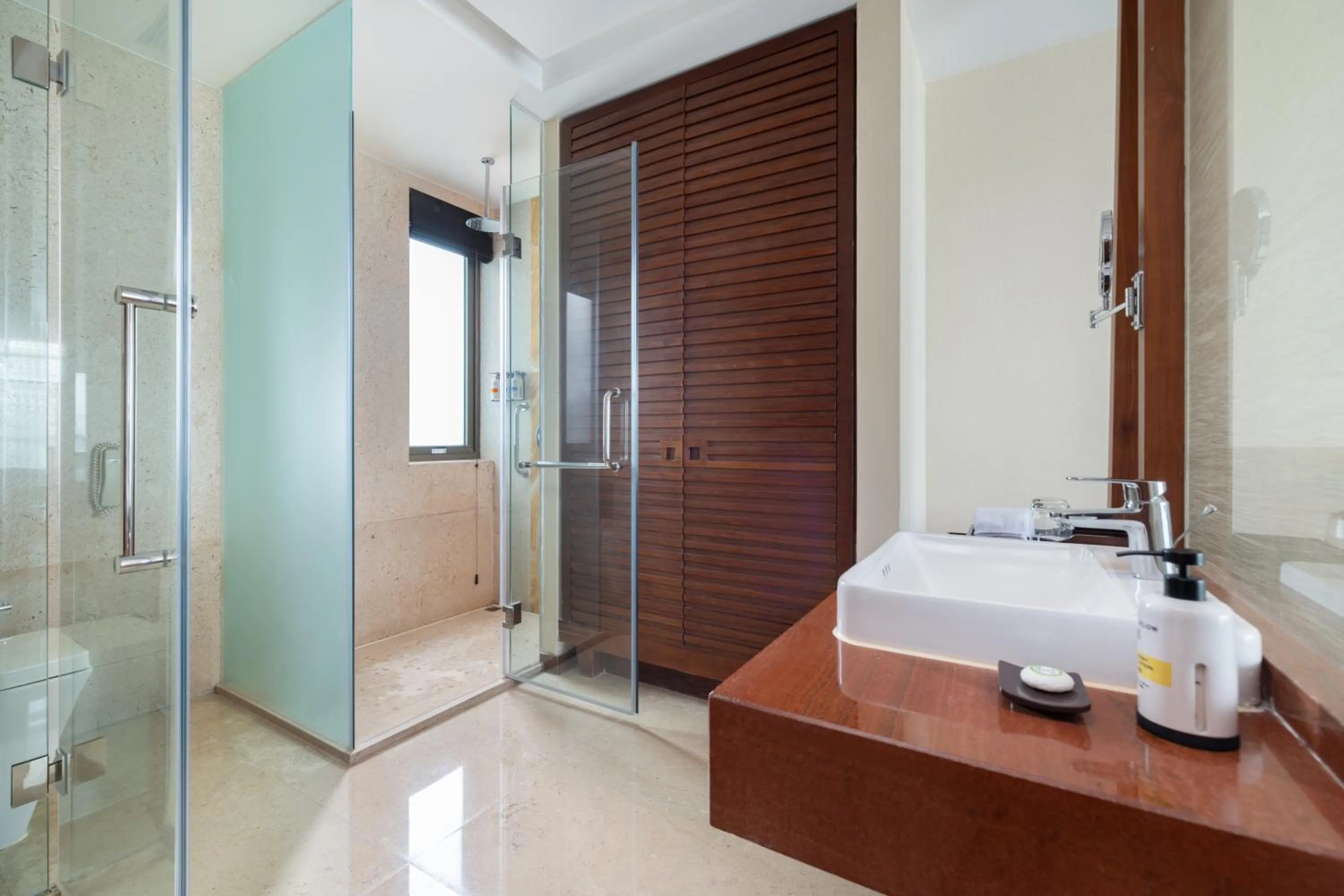 Bathroom in Pullman Oceanview Sanya Bay Resort & Spa