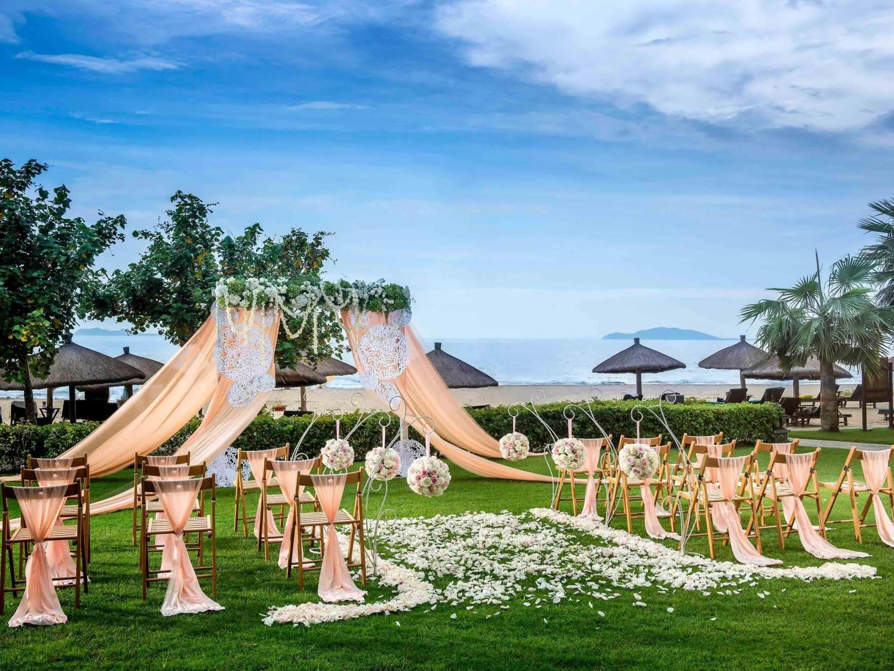 wedding in Pullman Oceanview Sanya Bay Resort & Spa