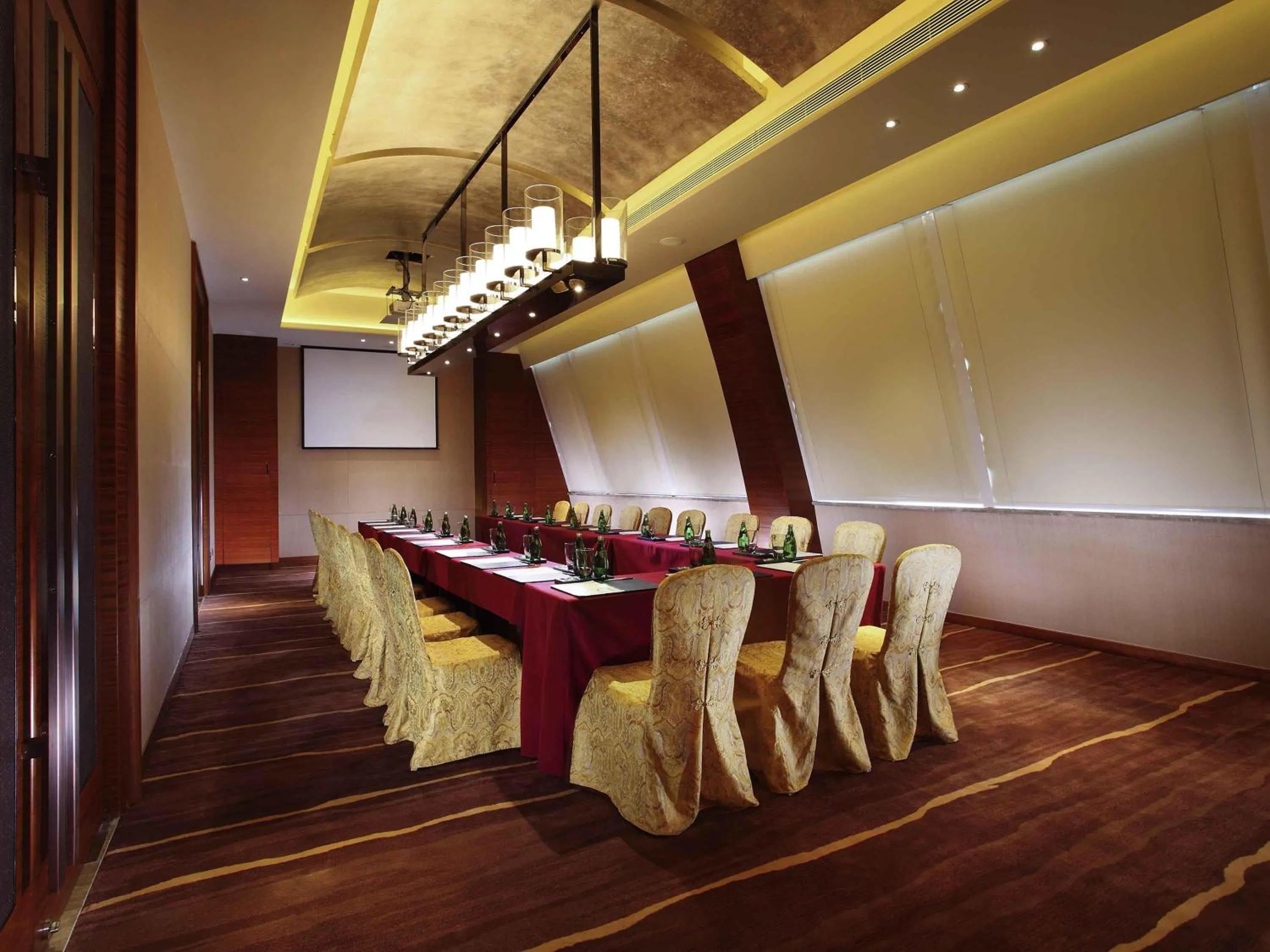 Meeting/conference room in Pullman Oceanview Sanya Bay Resort & Spa
