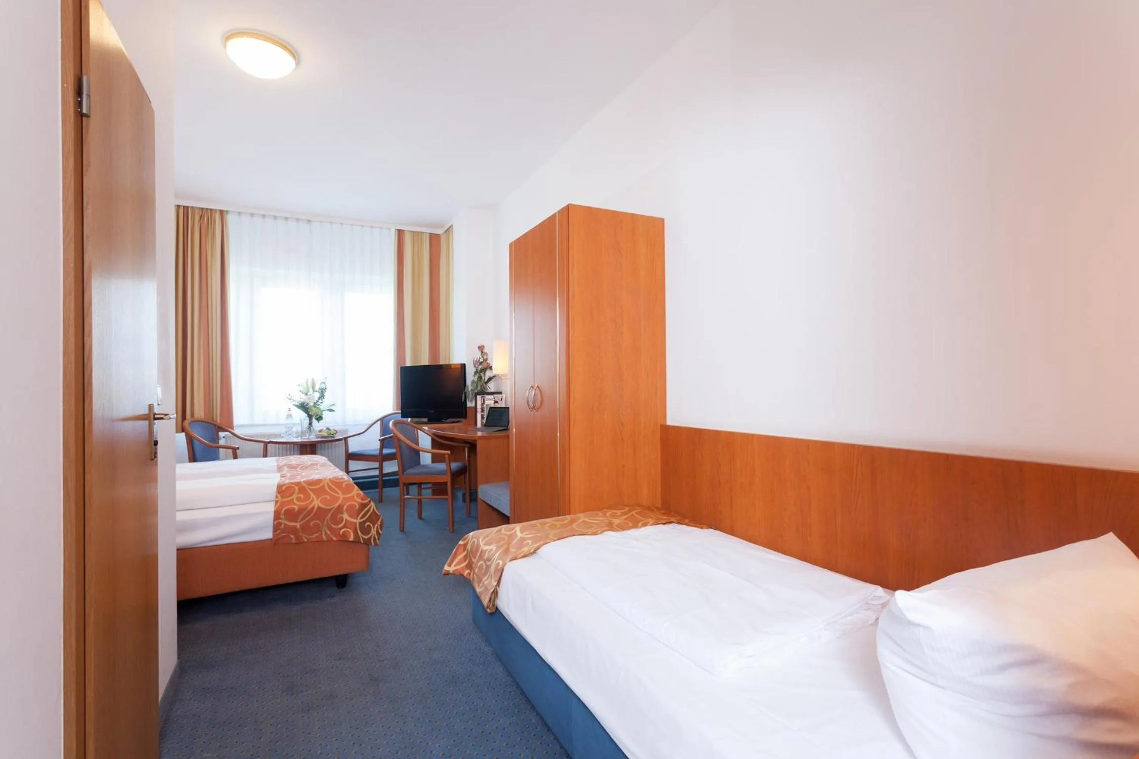 Photo of the whole room, Bed in Trip Inn Hotel Schumann
