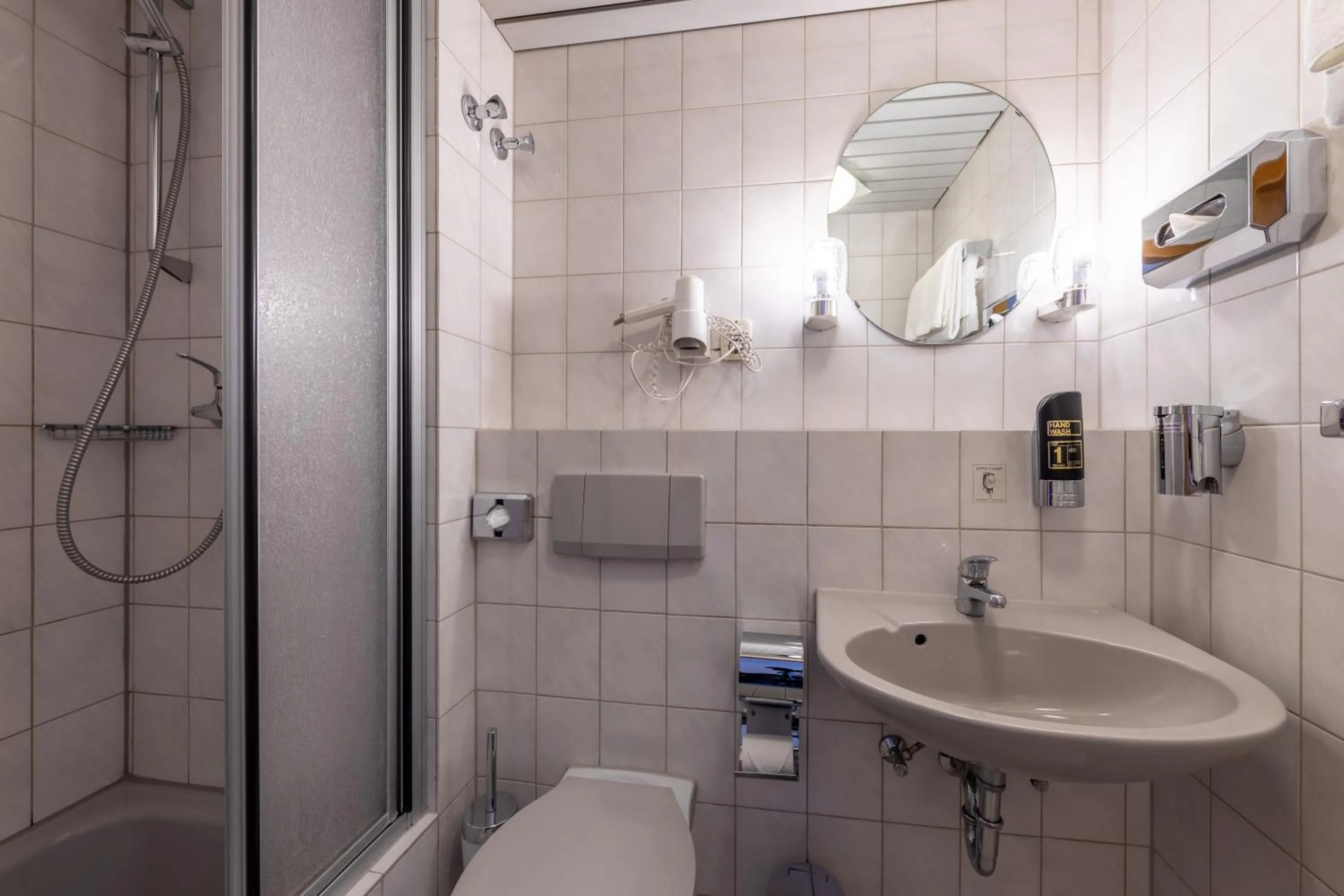 Shower in Trip Inn Hotel Schumann