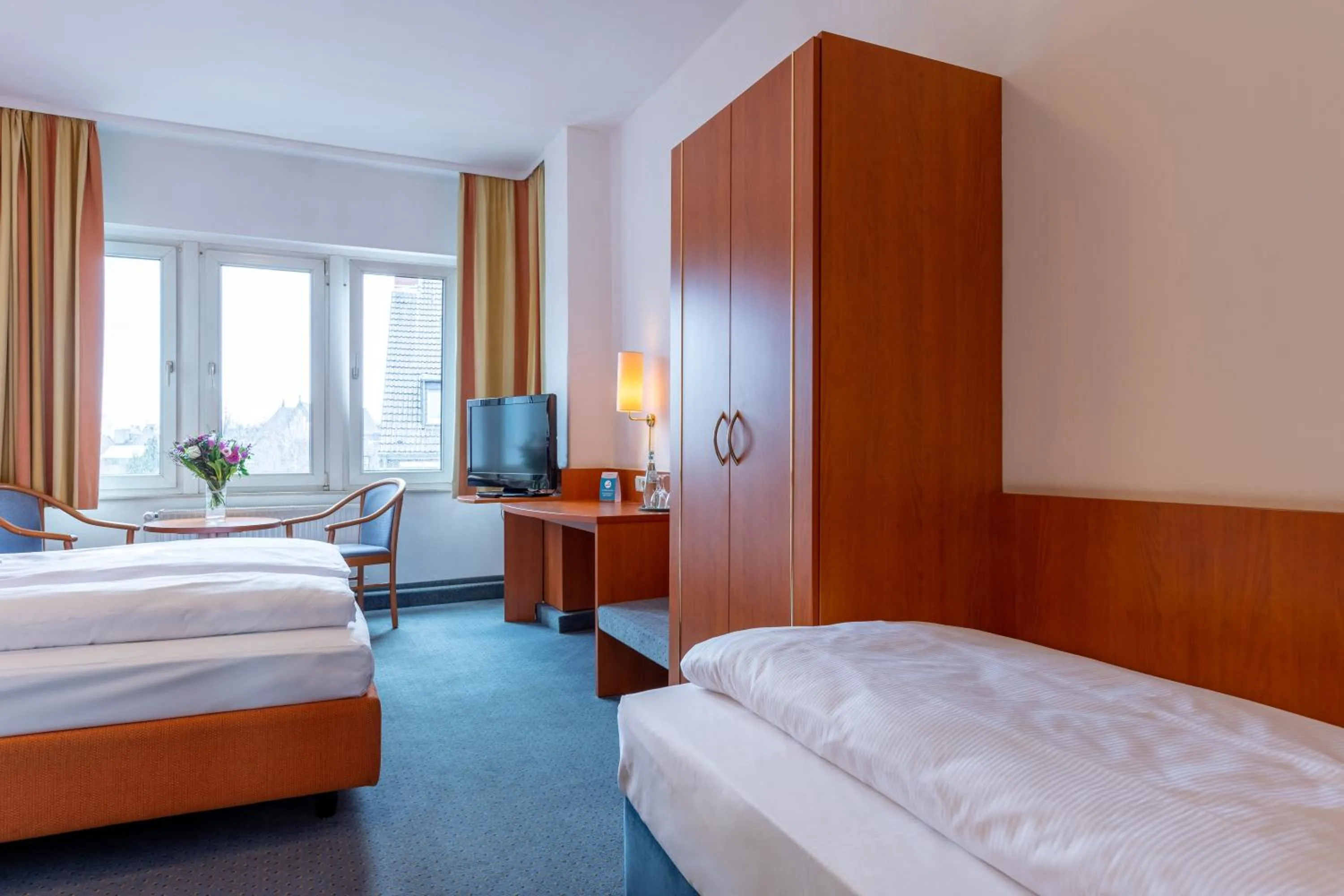 Photo of the whole room, Bed in Trip Inn Hotel Schumann