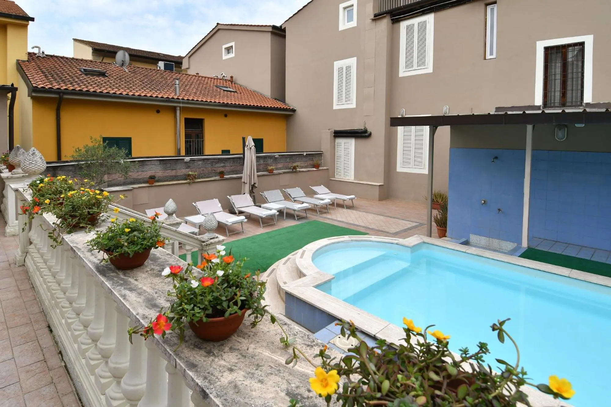 Pool view in Hotel Innocenti
