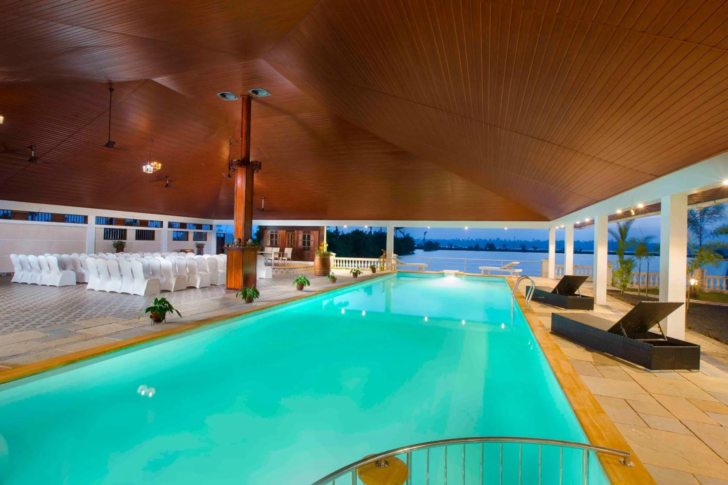 Swimming pool in Indriya Sands