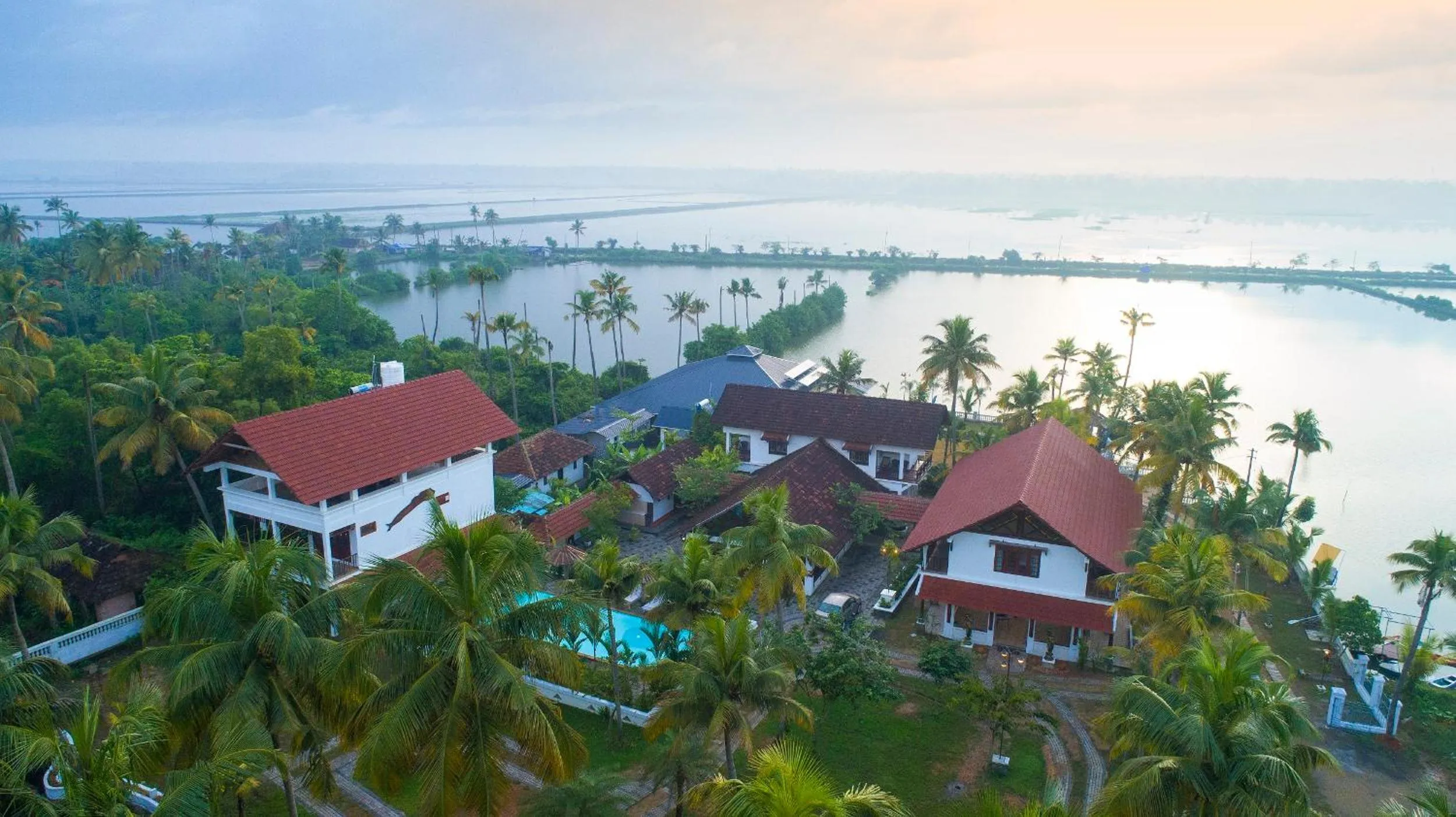 Facade/entrance in Indriya Sands