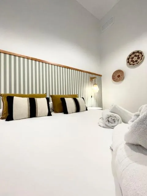 Photo of the whole room, Bed in New Samay Hostel