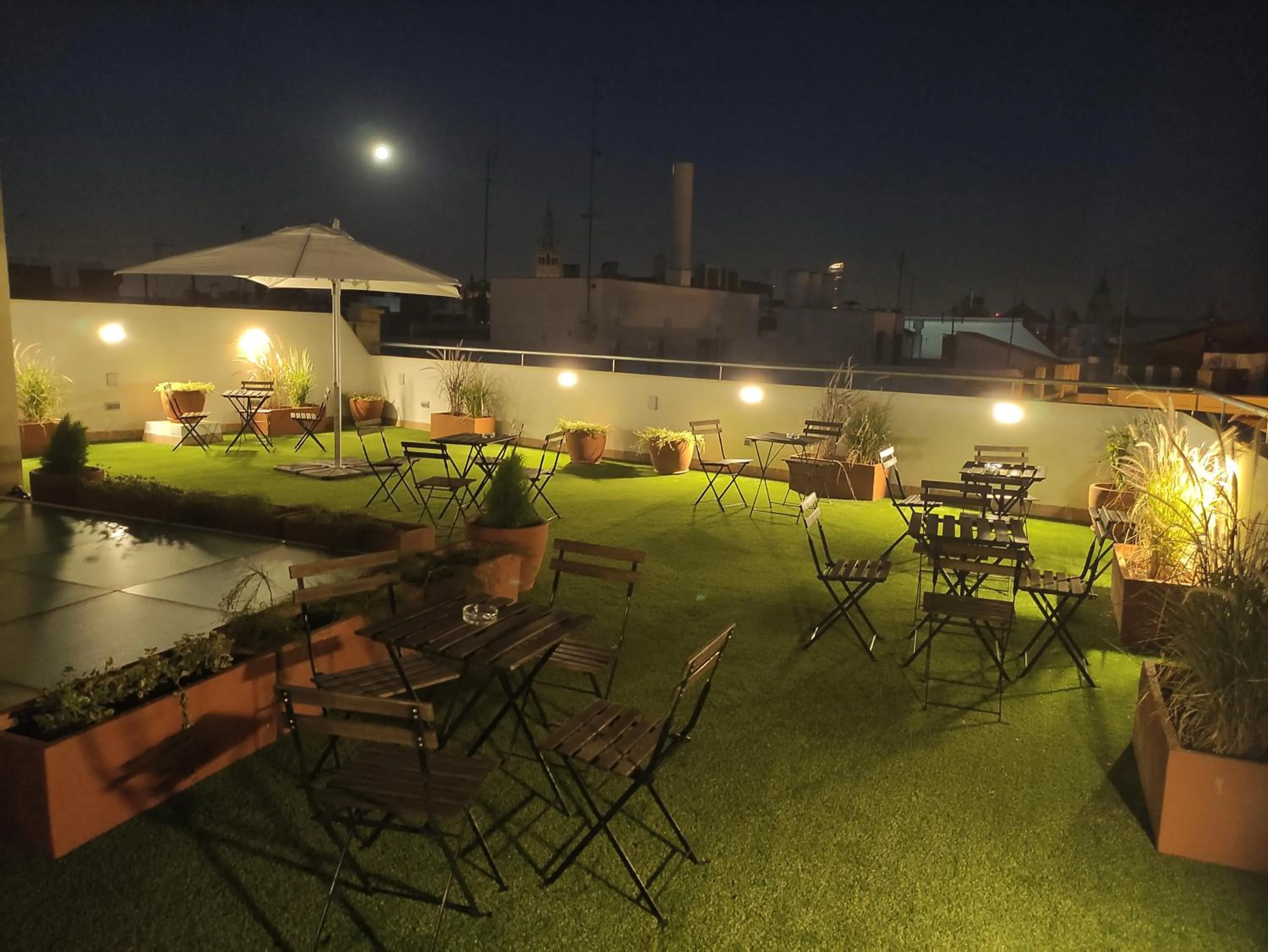 Balcony/Terrace in New Samay Hostel