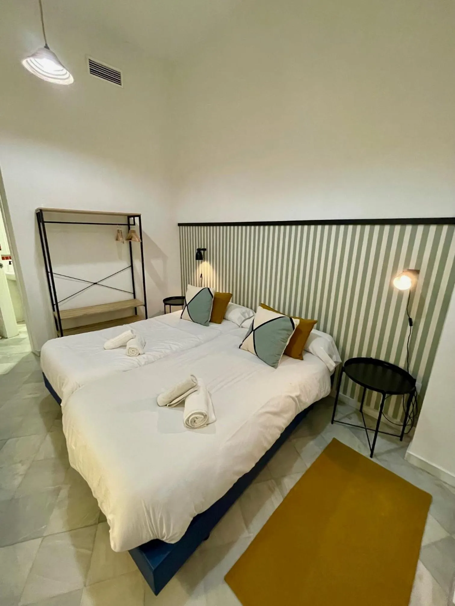 Photo of the whole room, Bed in New Samay Hostel