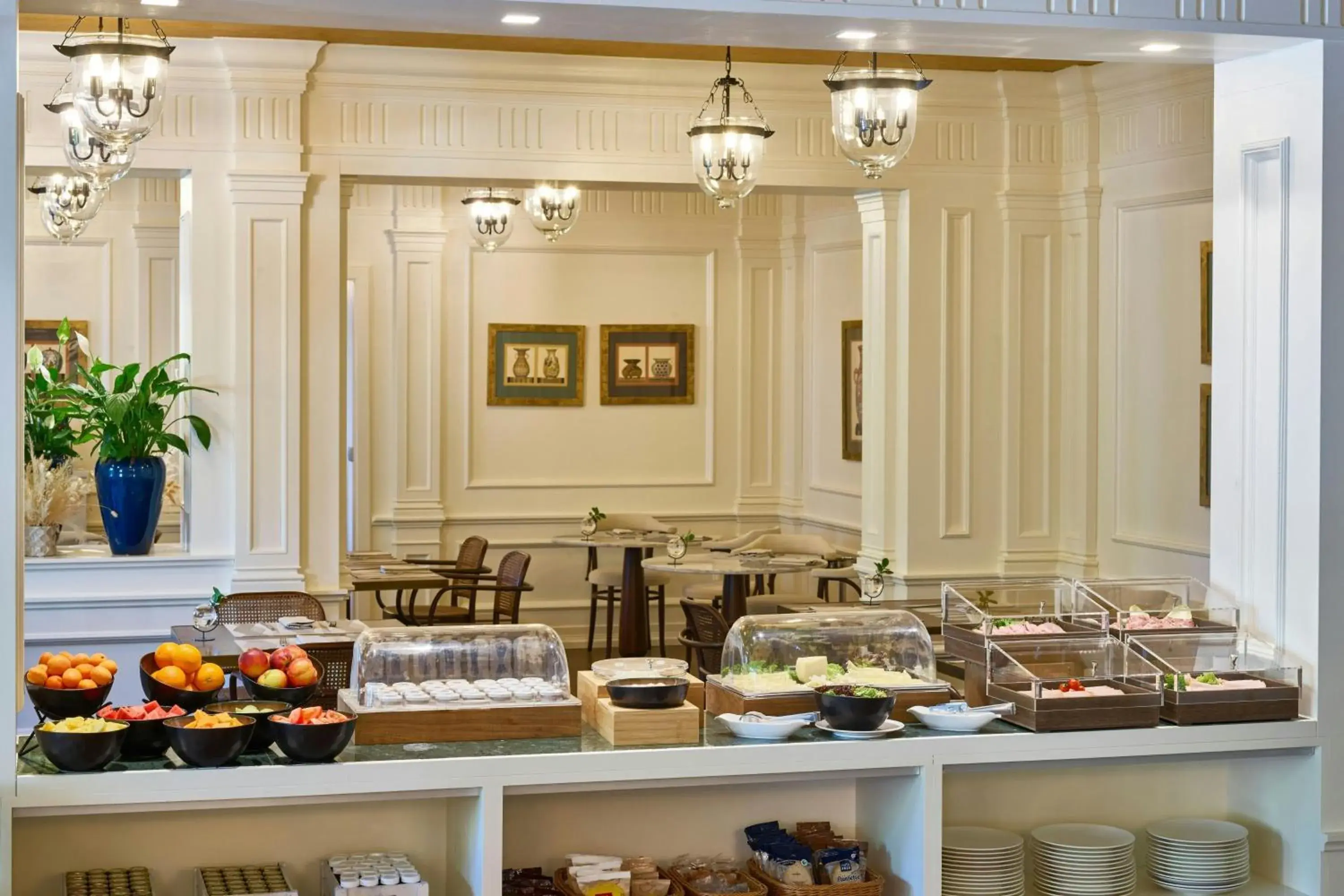 Breakfast in Grotta Giusti Thermal Spa Resort Tuscany, Autograph Collection Breakfast in Grotta Giusti Thermal Spa Resort Tuscany, Autograph Collection