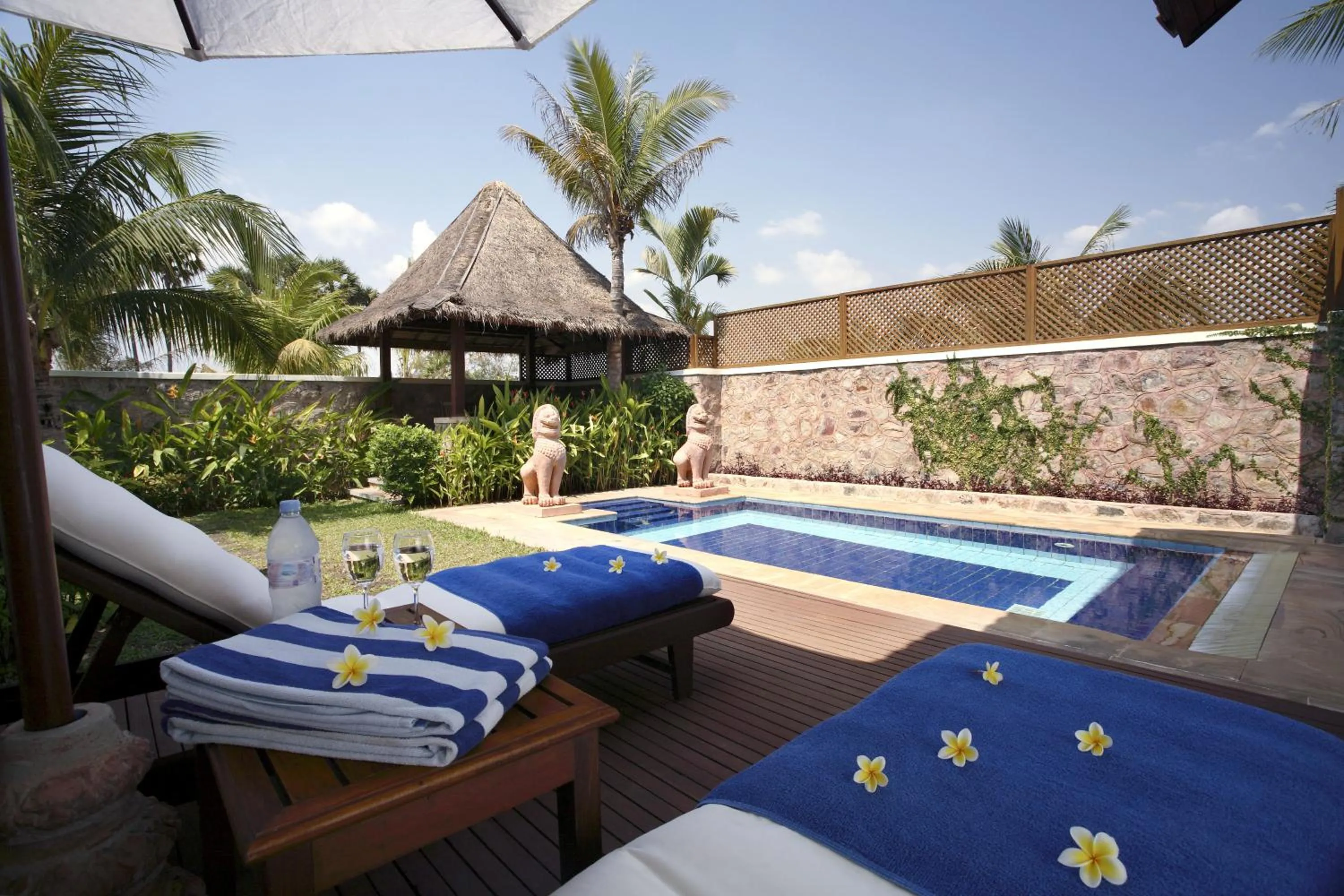 Swimming pool in Palace Residence & Villa Siem Reap