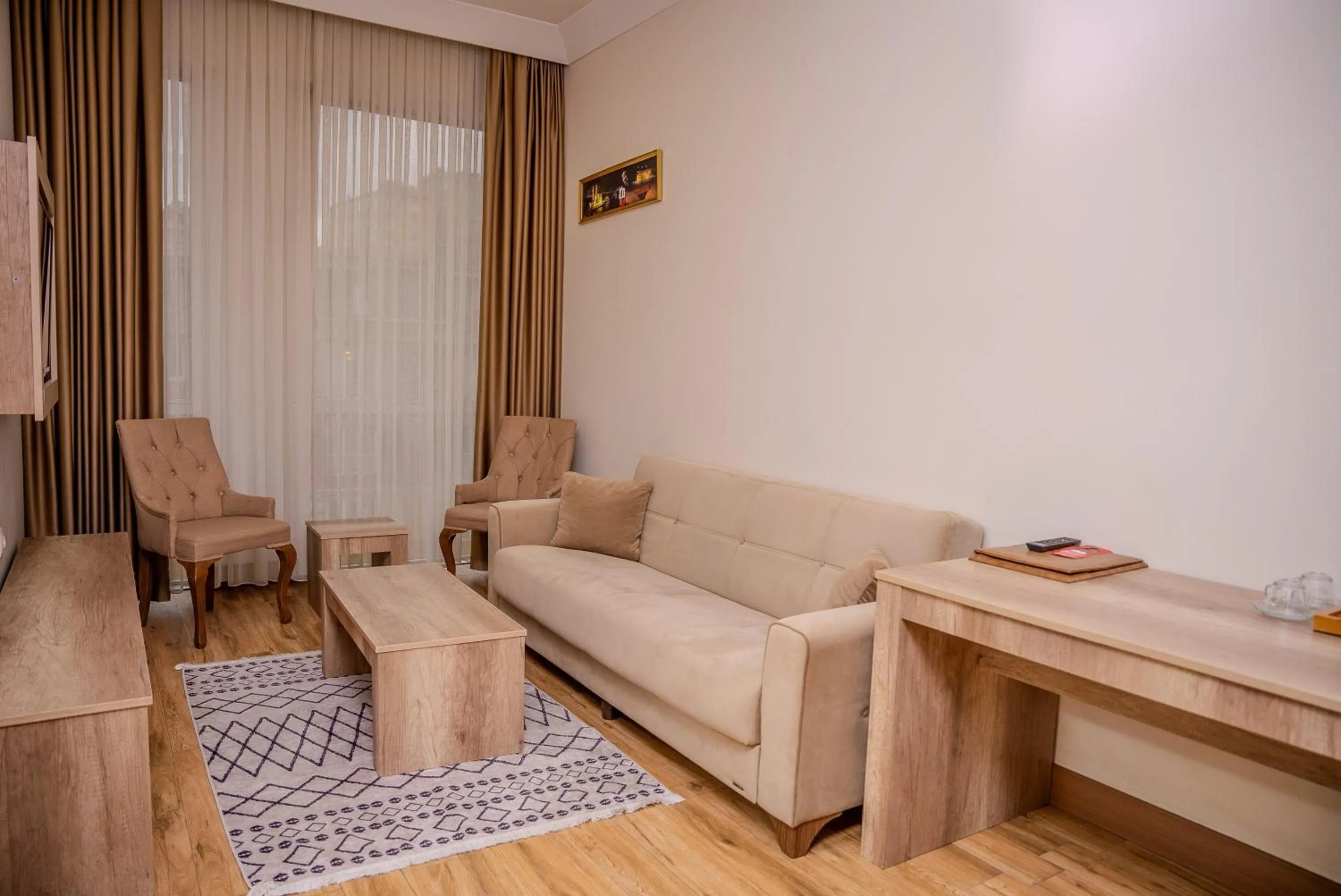 Living room in Mari Suites Hotel