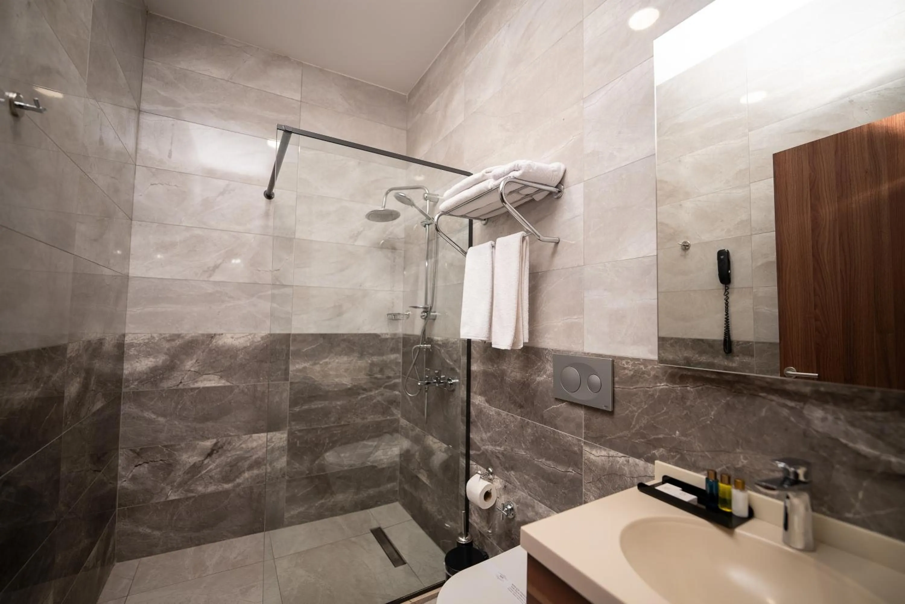 Shower in Mari Suites Hotel
