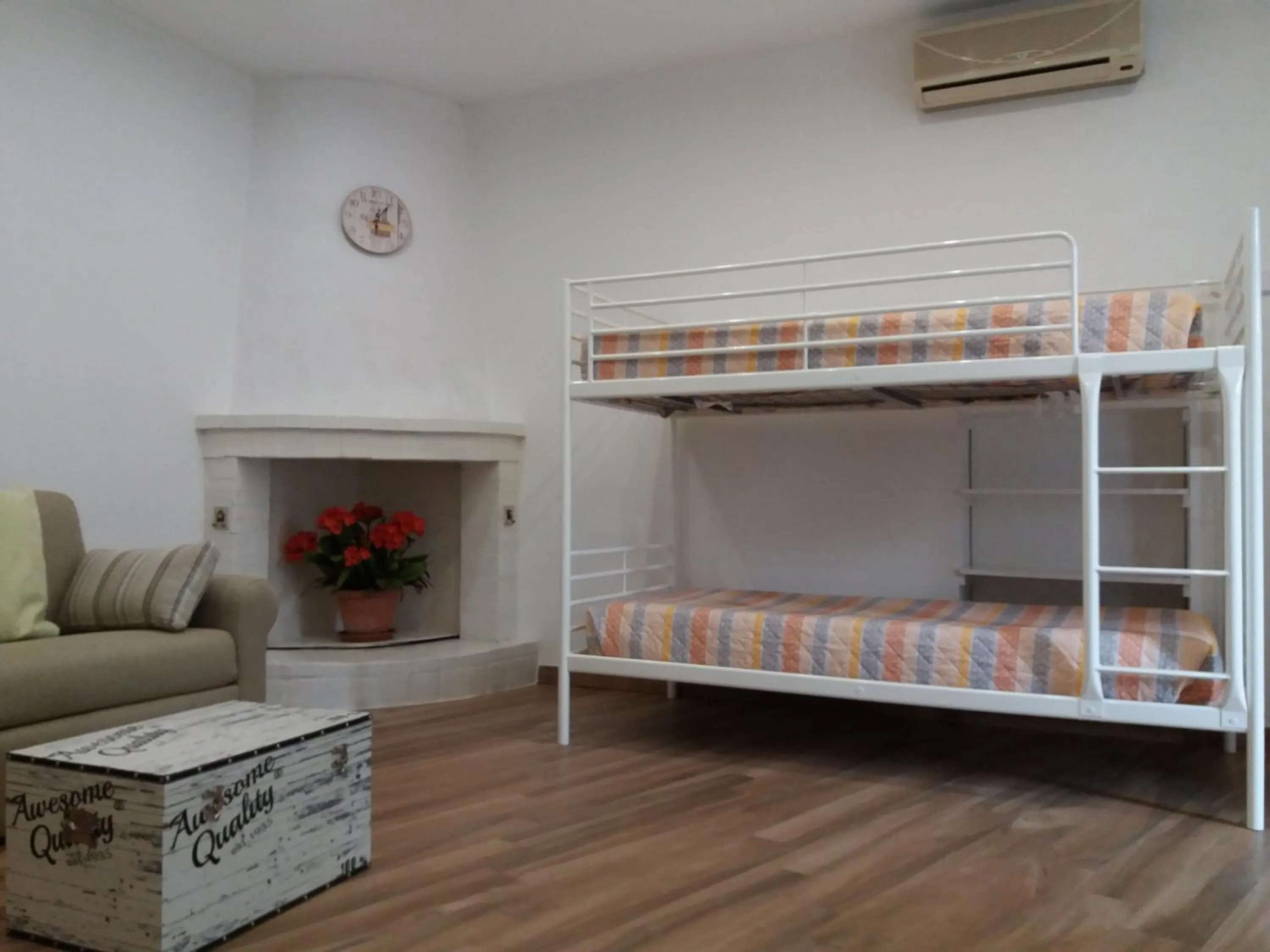 Bed in fiori e massi