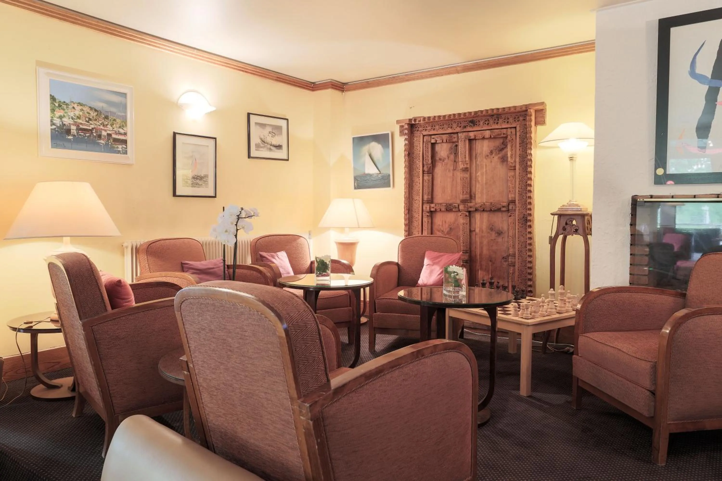 Communal lounge/ TV room in Le Verseau