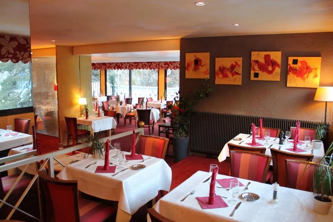 Restaurant/places to eat in Le Verseau
