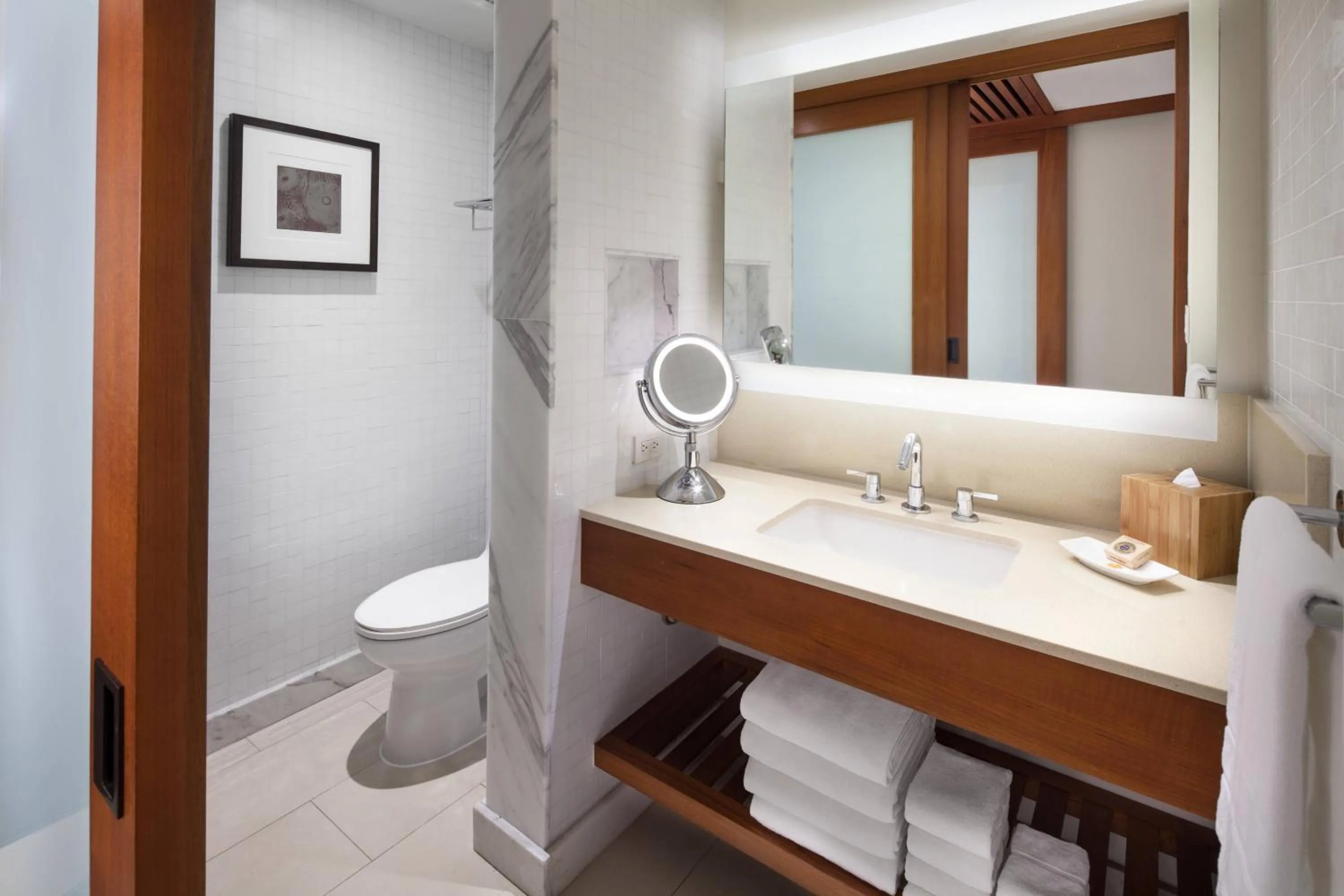 Bathroom in Mauna Kea Beach Hotel, Autograph Collection