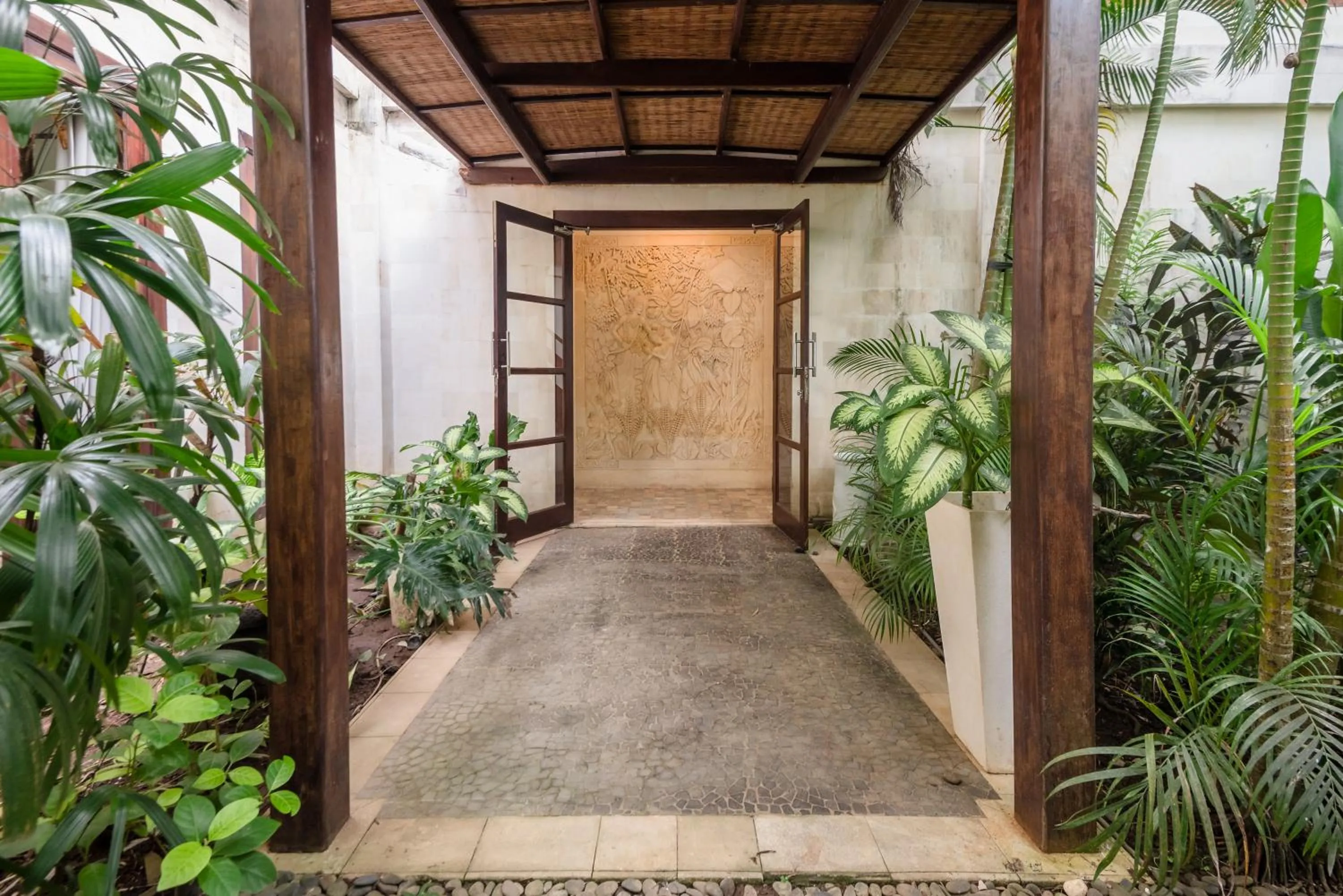 Facade/entrance in Dream View Villa