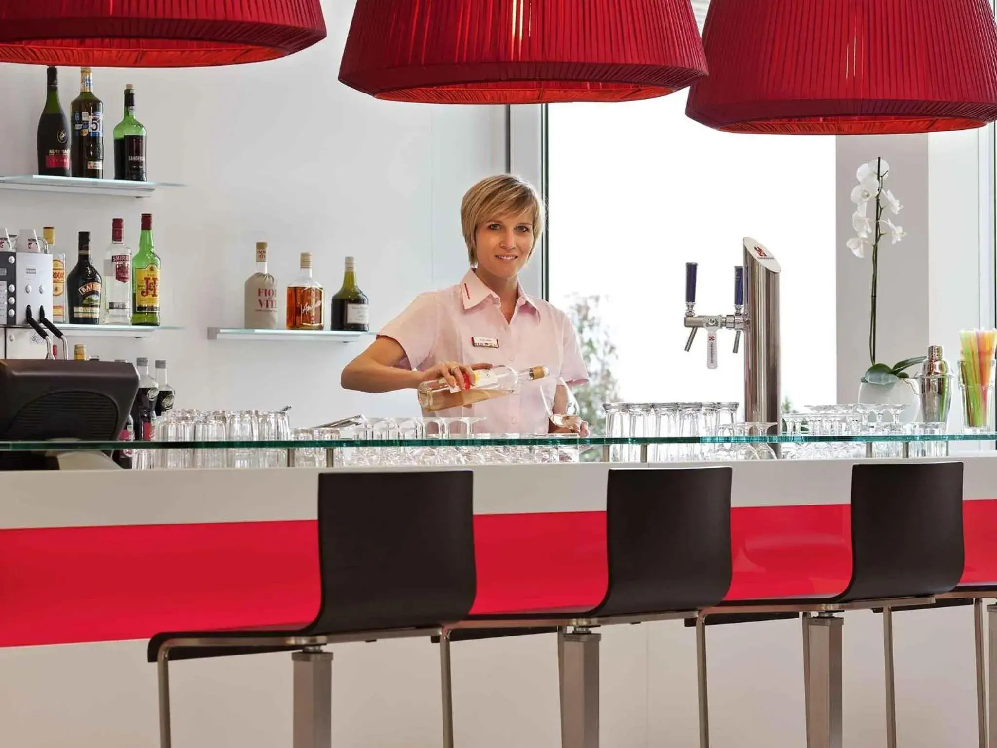 Lounge or bar in ibis Delémont Lounge or bar in ibis Delémont