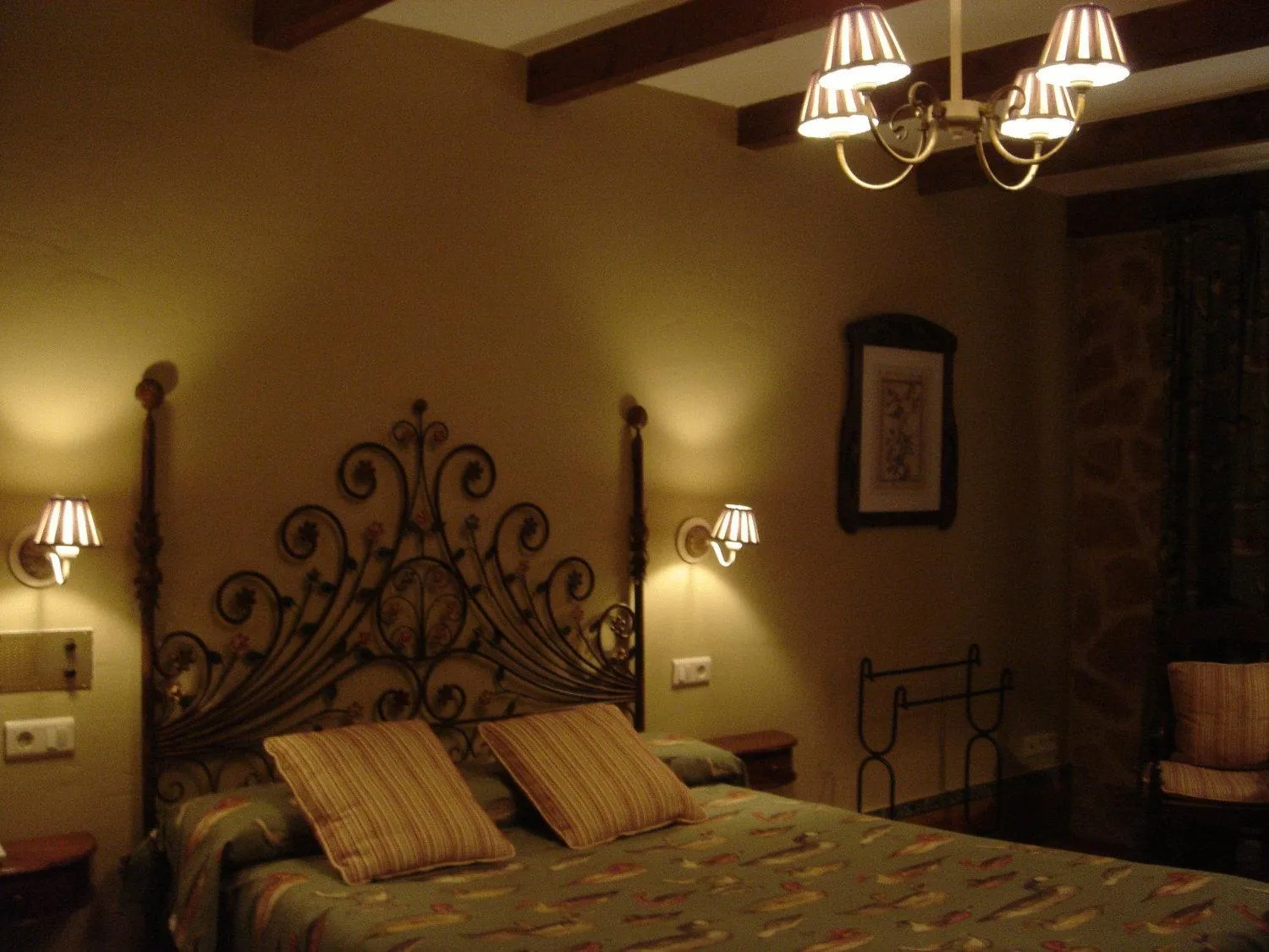 Photo of the whole room, Bed in Hotel Mesón de Don Quijote