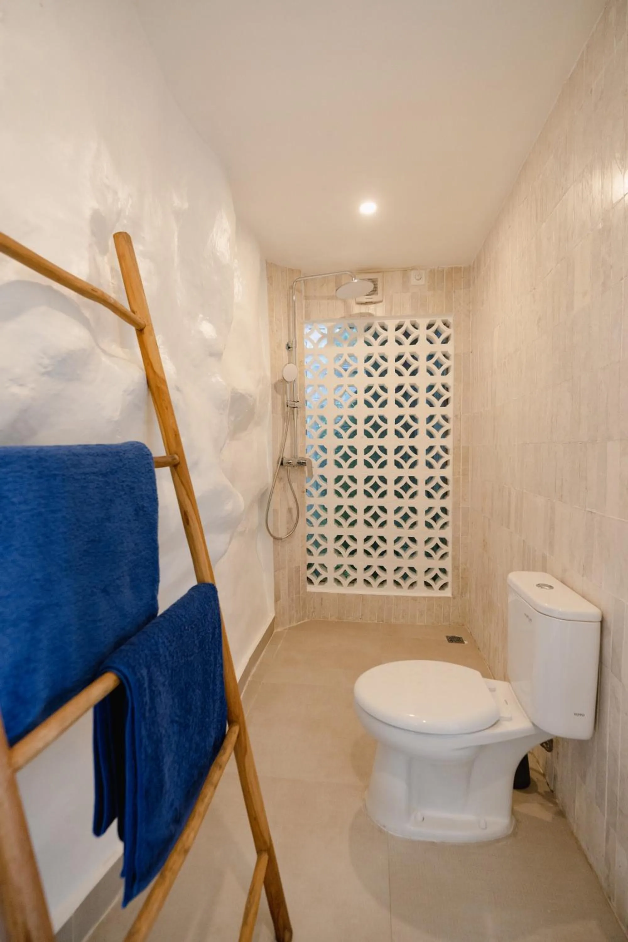 Shower in Bingin Beach House
