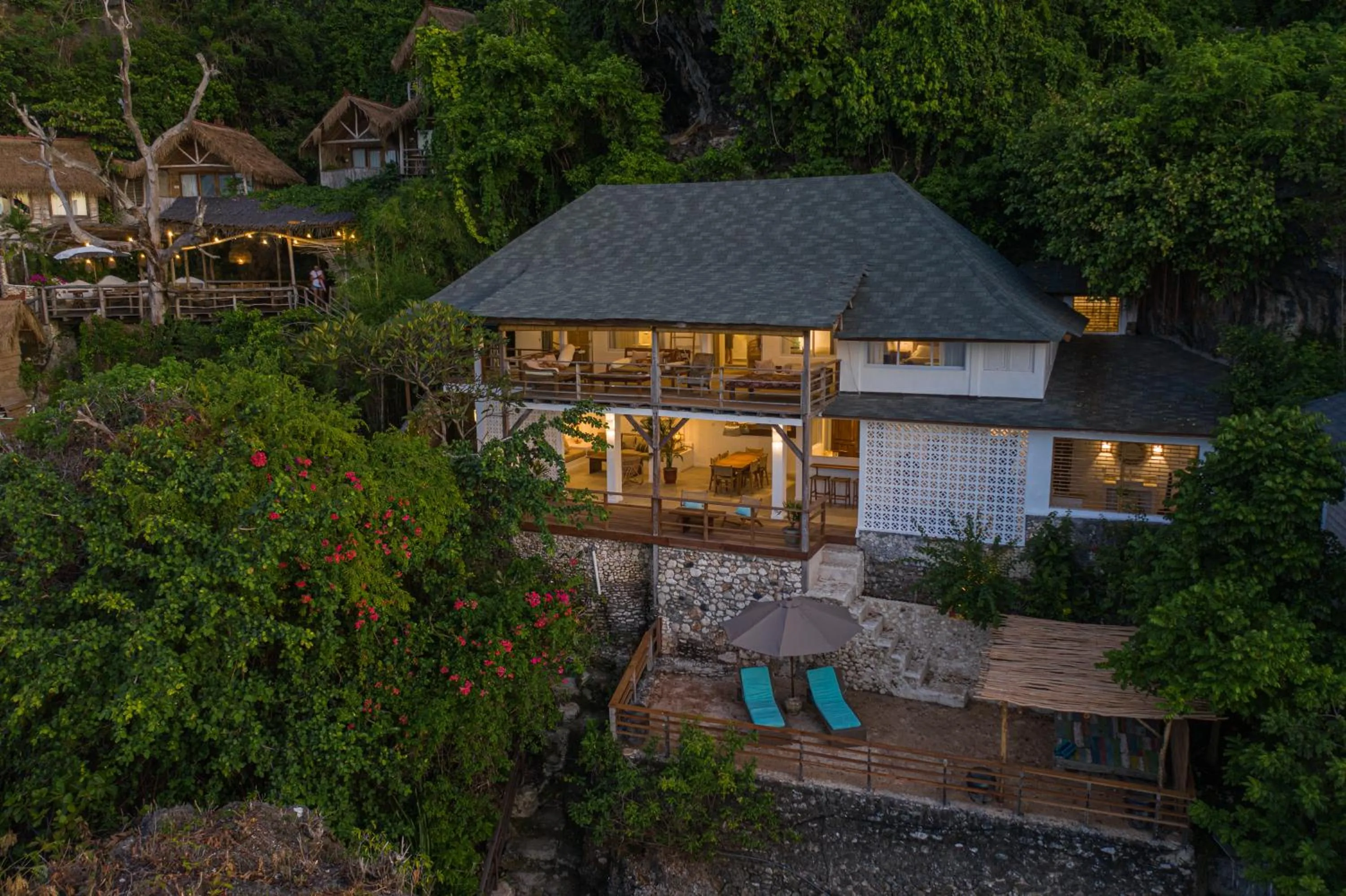 Property building in Bingin Beach House
