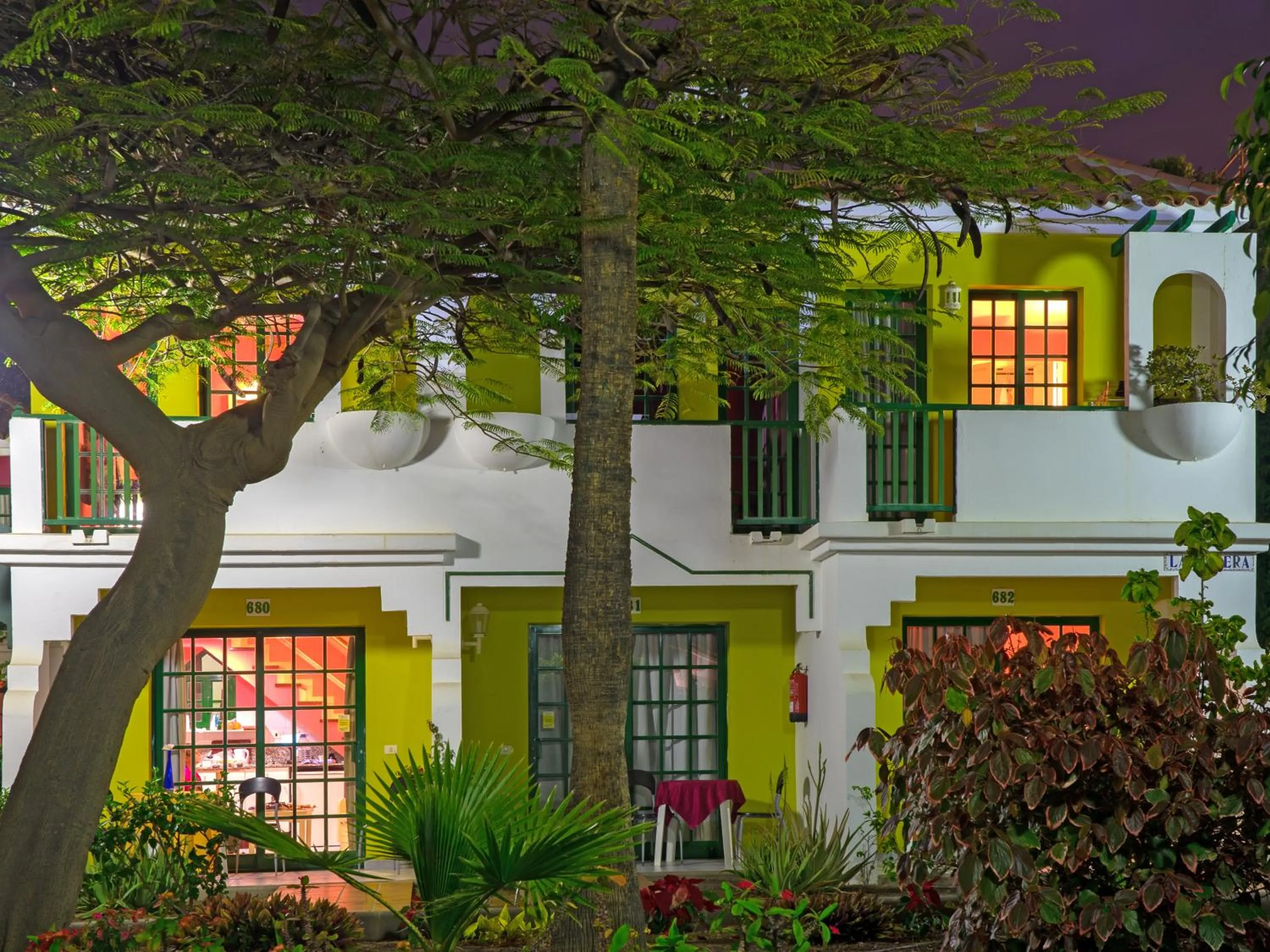 Night in Bungalows Vistaflor