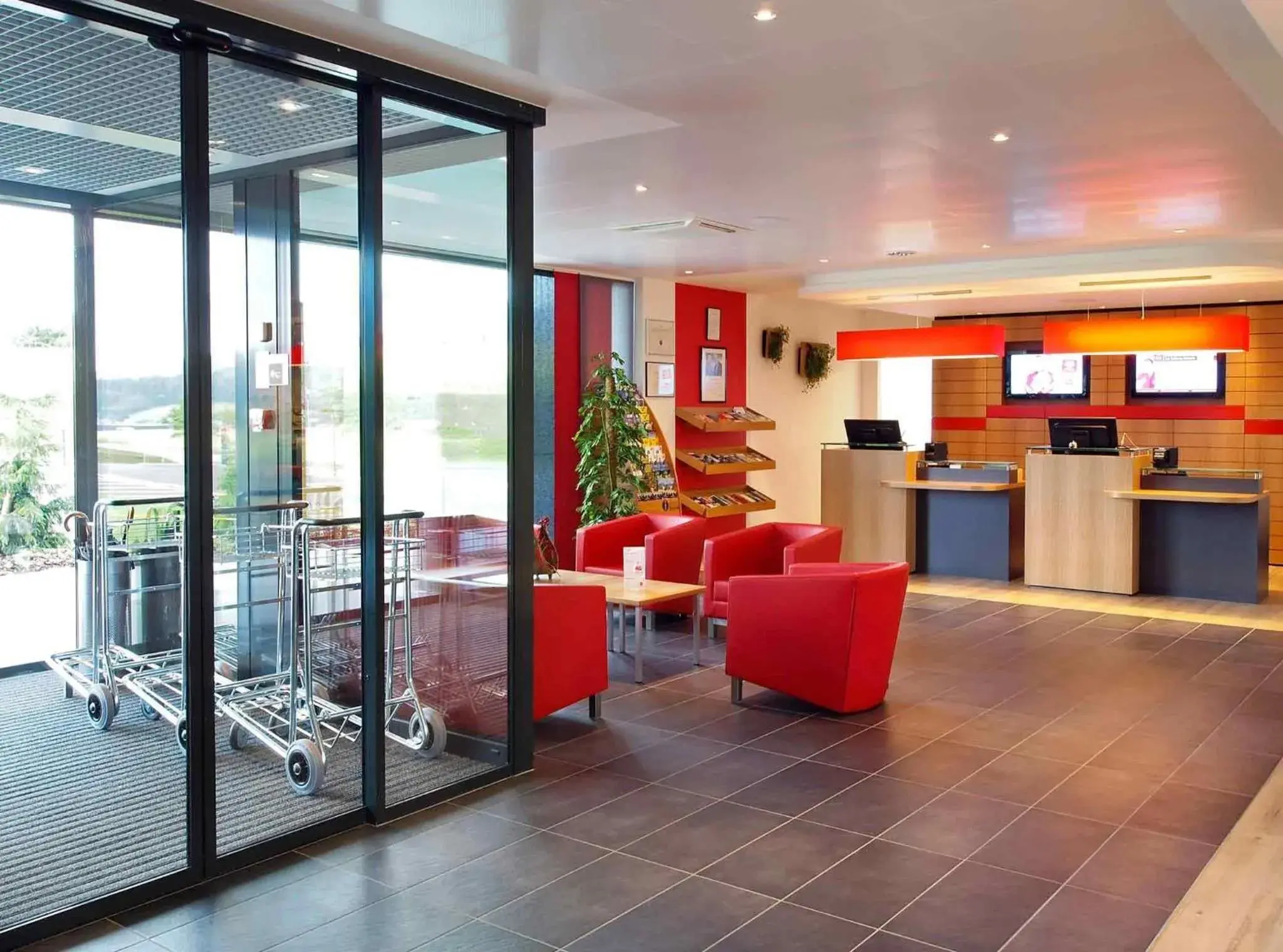 Property building in ibis Bulle - La Gruyère Swiss Bike Hotel Property building in ibis Bulle - La Gruyère Swiss Bike Hotel