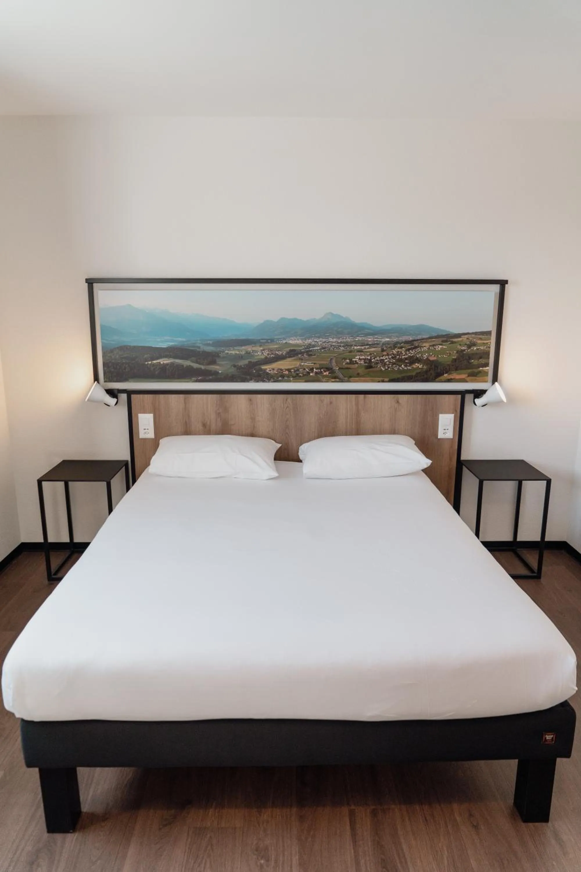 Bedroom, Bed in ibis Bulle - La Gruyère Swiss Bike Hotel