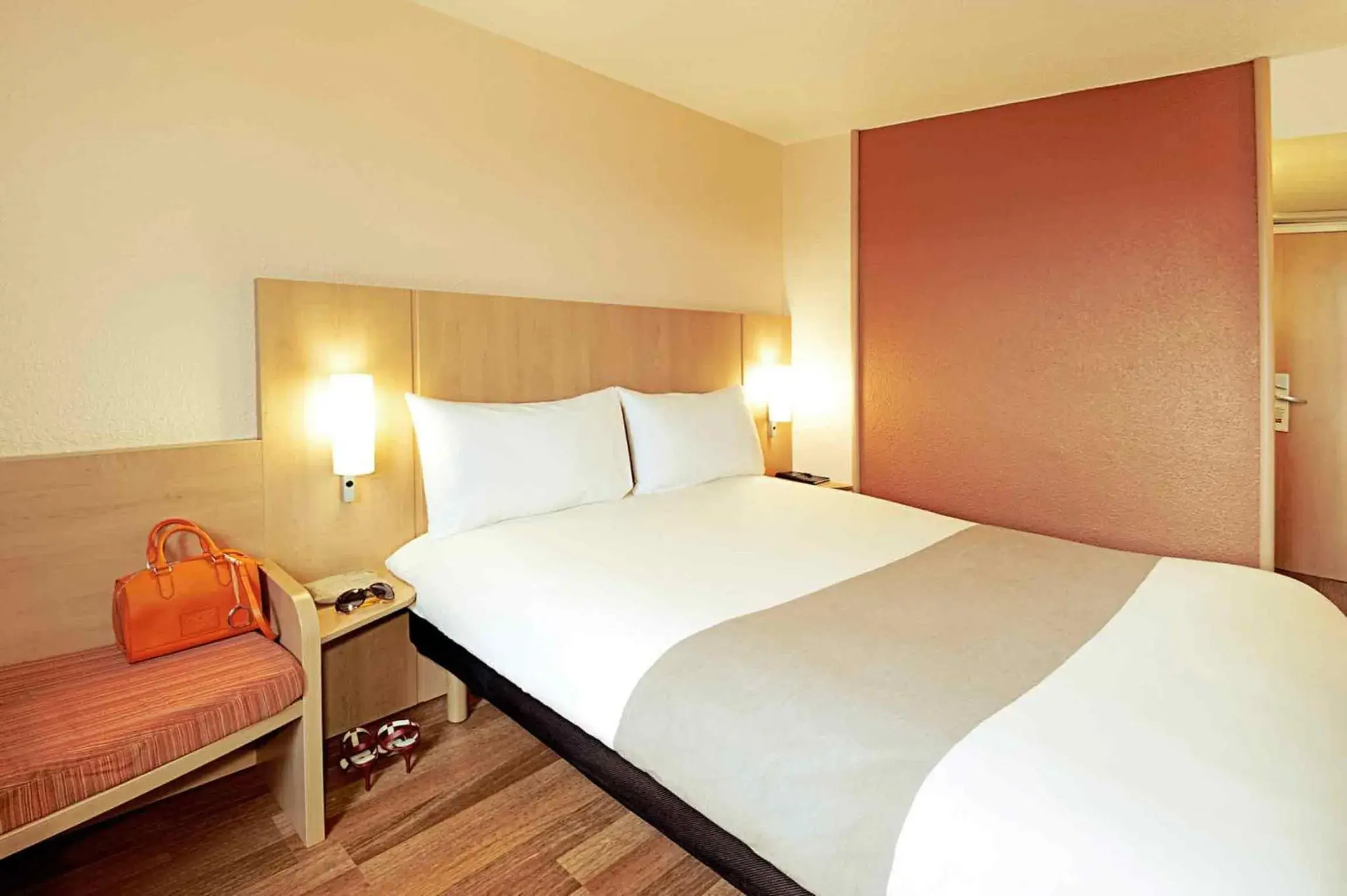 Bed in ibis Bulle - La Gruyère Swiss Bike Hotel Bed in ibis Bulle - La Gruyère Swiss Bike Hotel