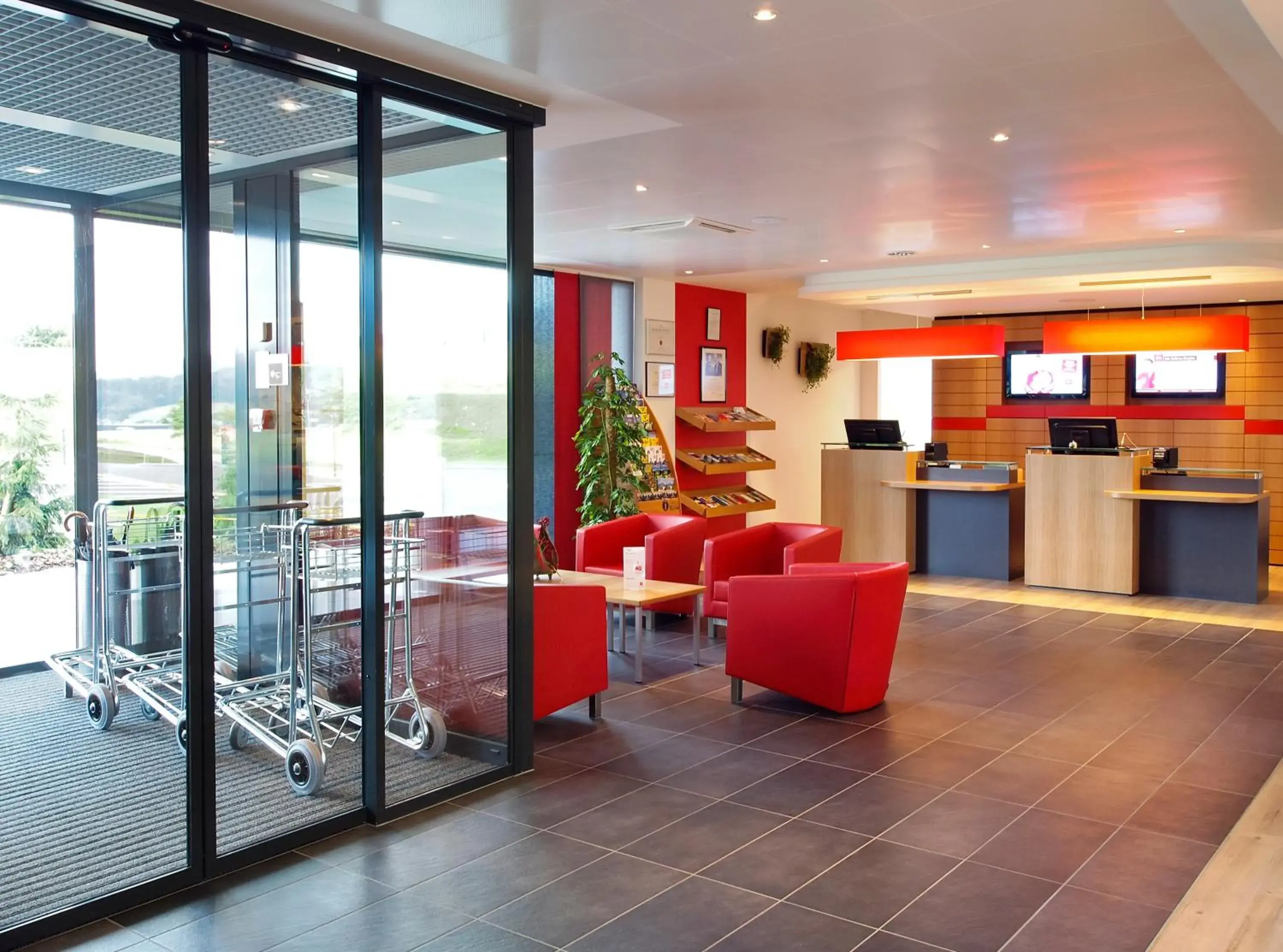 Lobby or reception in ibis Bulle - La Gruyère Swiss Bike Hotel Lobby or reception in ibis Bulle - La Gruyère Swiss Bike Hotel