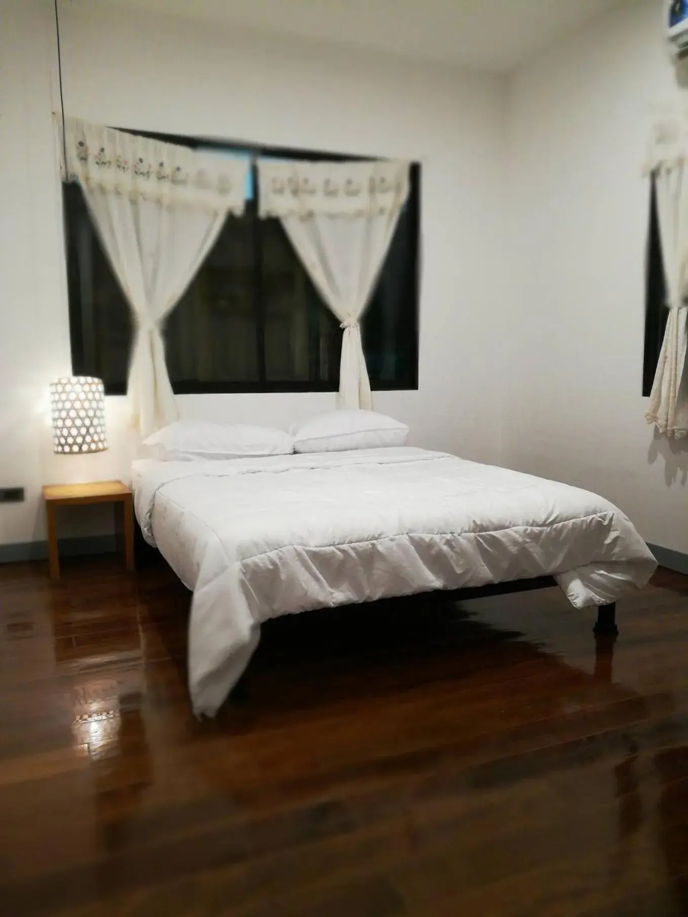 Double Room with Private External Bathroom in Comeneetee Uthai Double Room with Private External Bathroom in Comeneetee Uthai