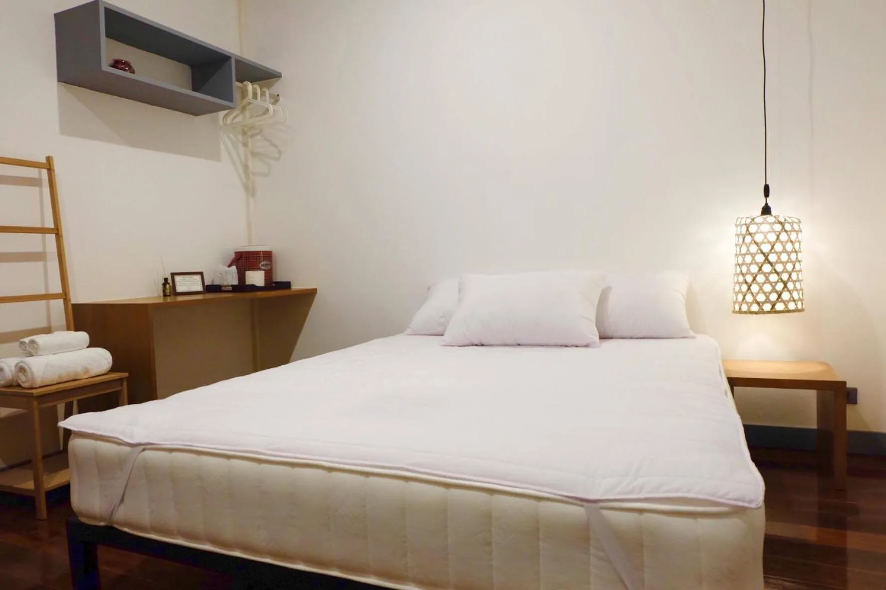 Bed in Comeneetee Uthai