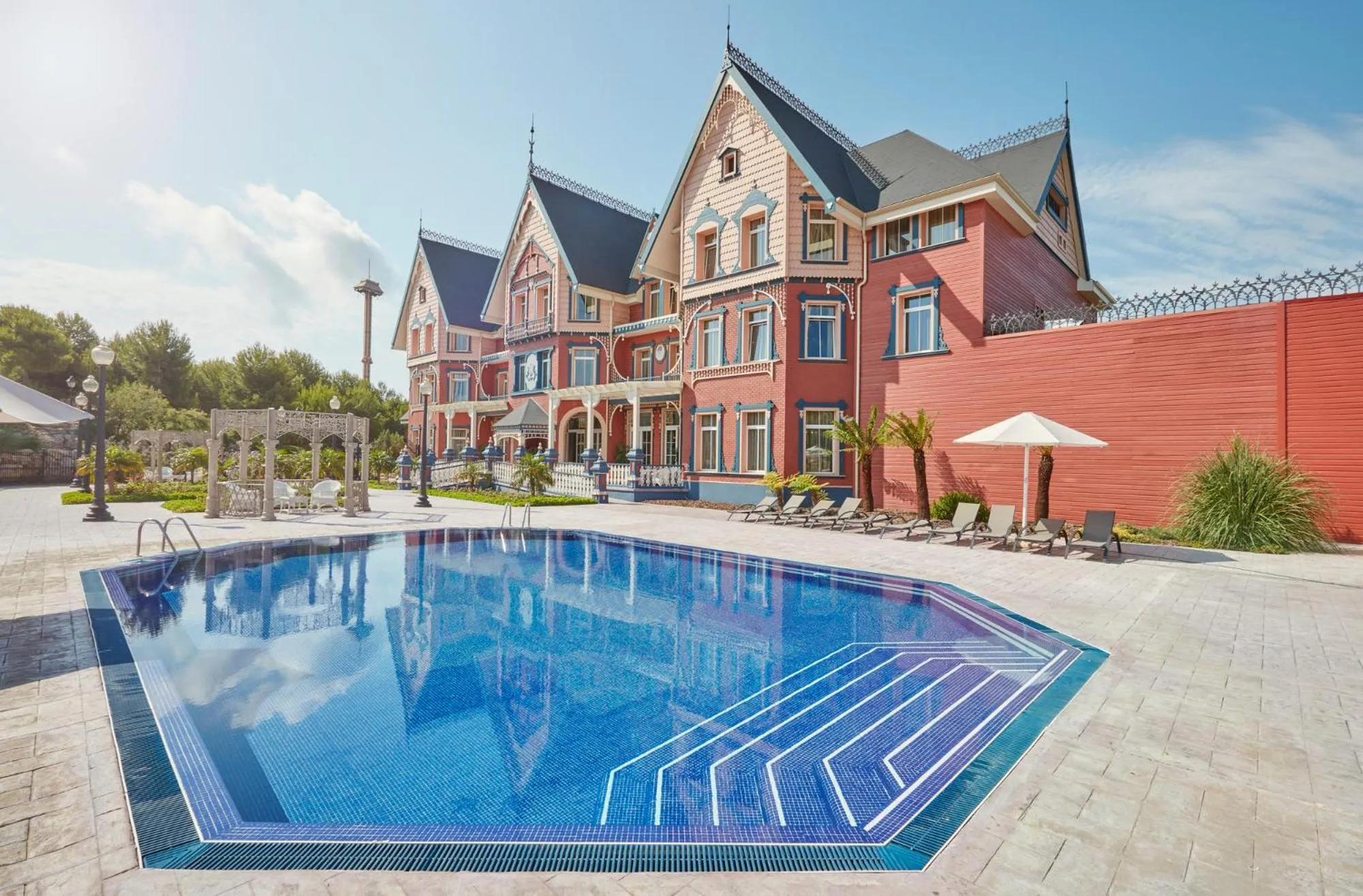 Swimming pool in PortAventura Hotel Lucy's Mansion - Includes unlimited access & Express wristband to PortAventura Park & Ferrari Land