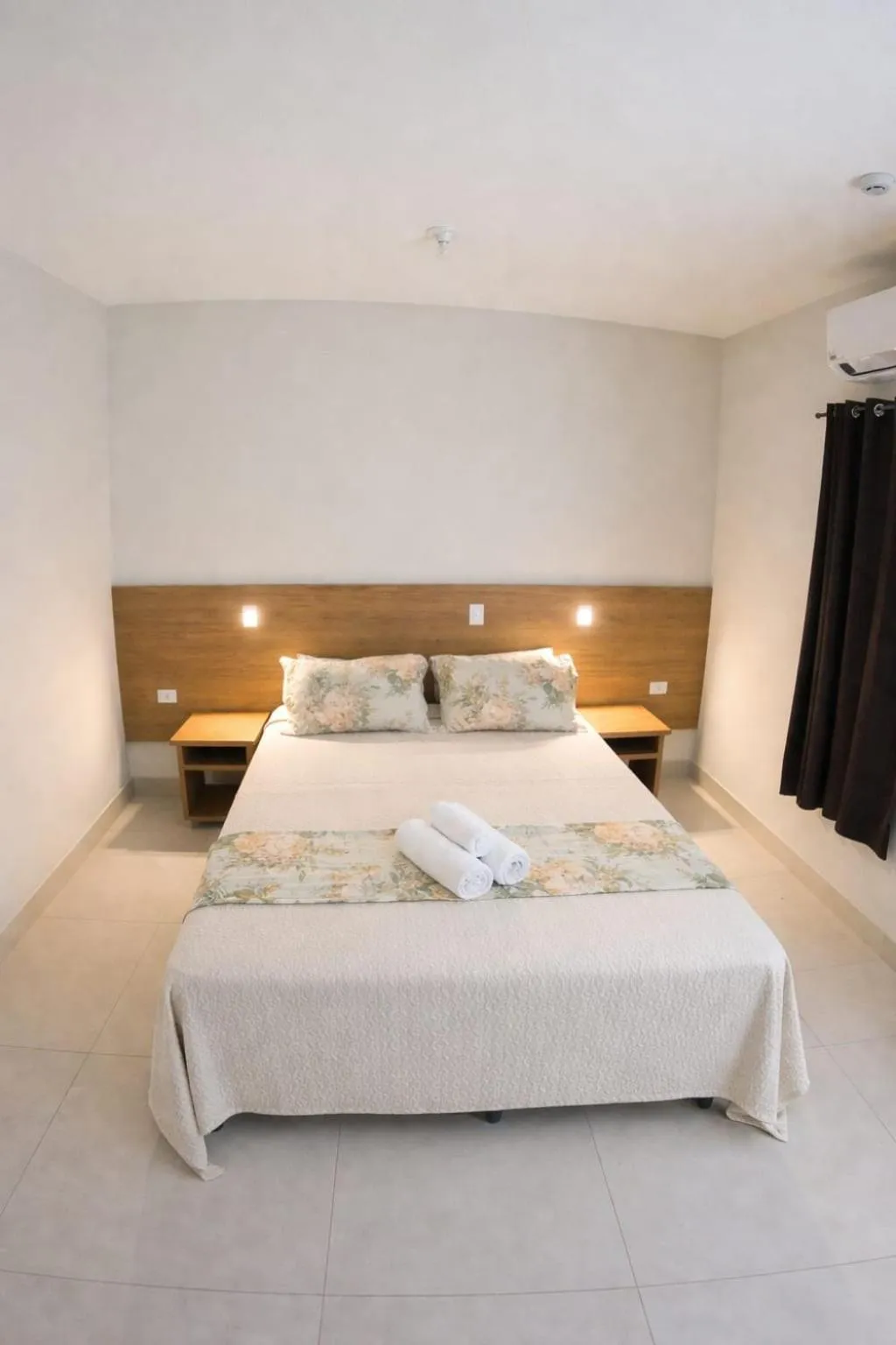 Bed in Hotel Refugio